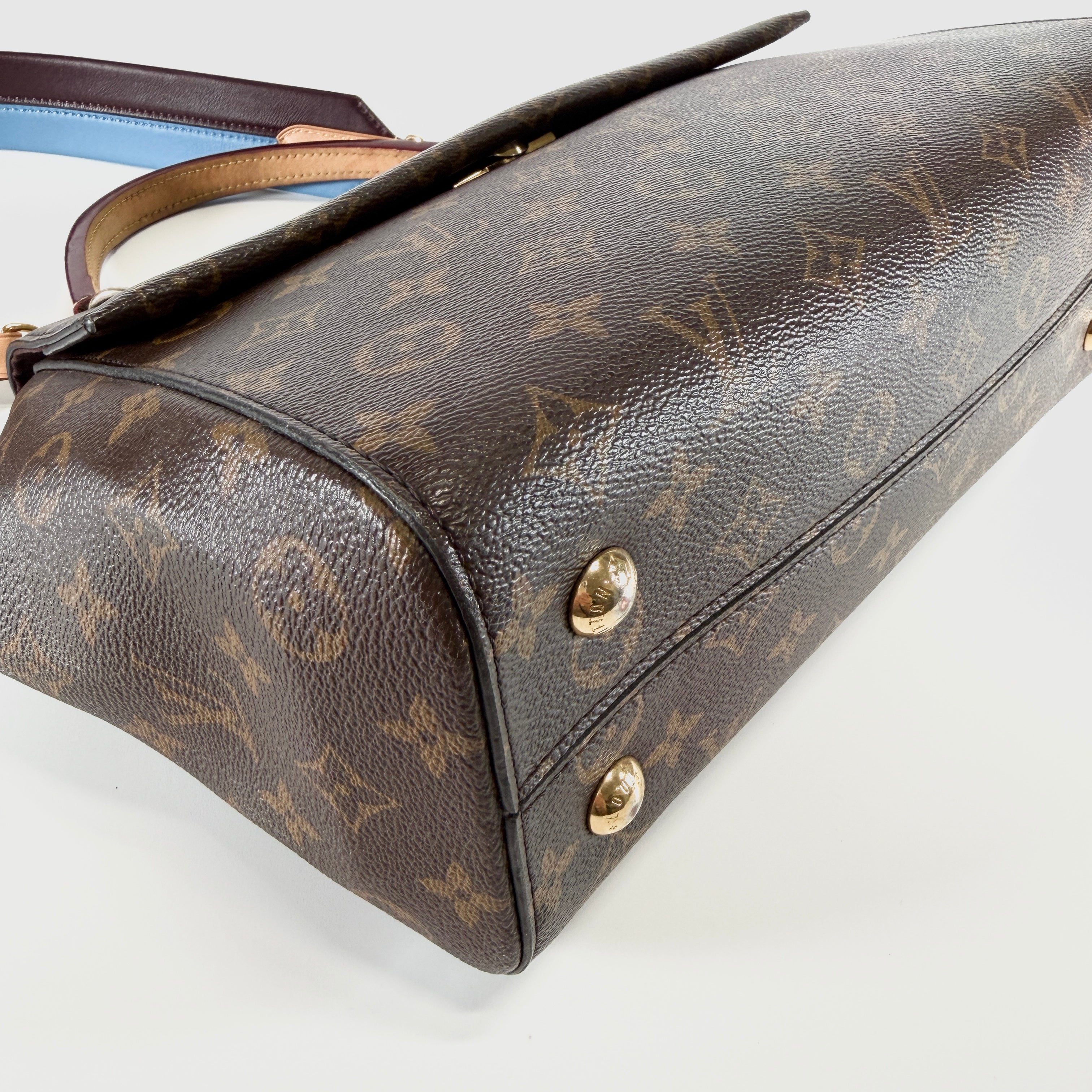 2605 secondhand LV Monogram Cluny M42735 HANDBAG