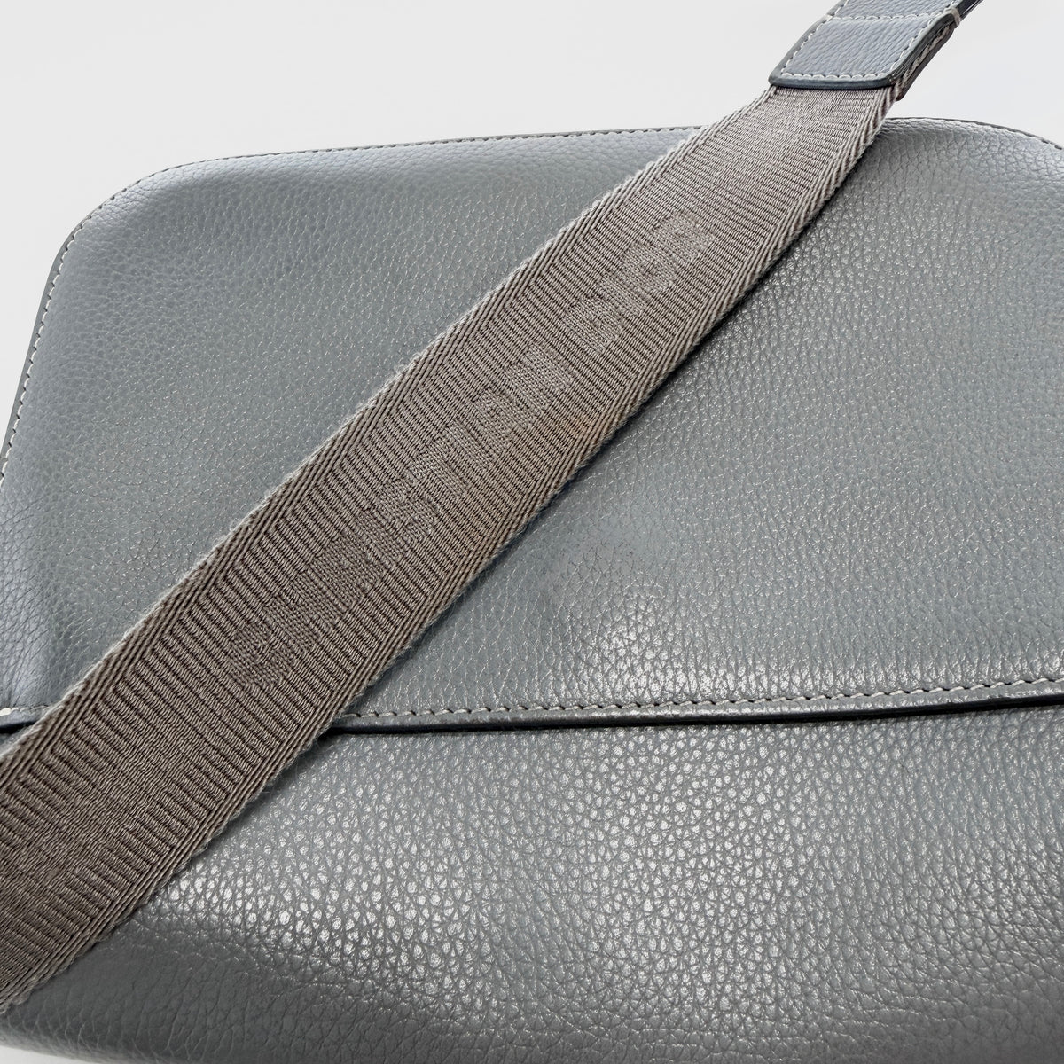 2607 secondhand CD Shoulder bag