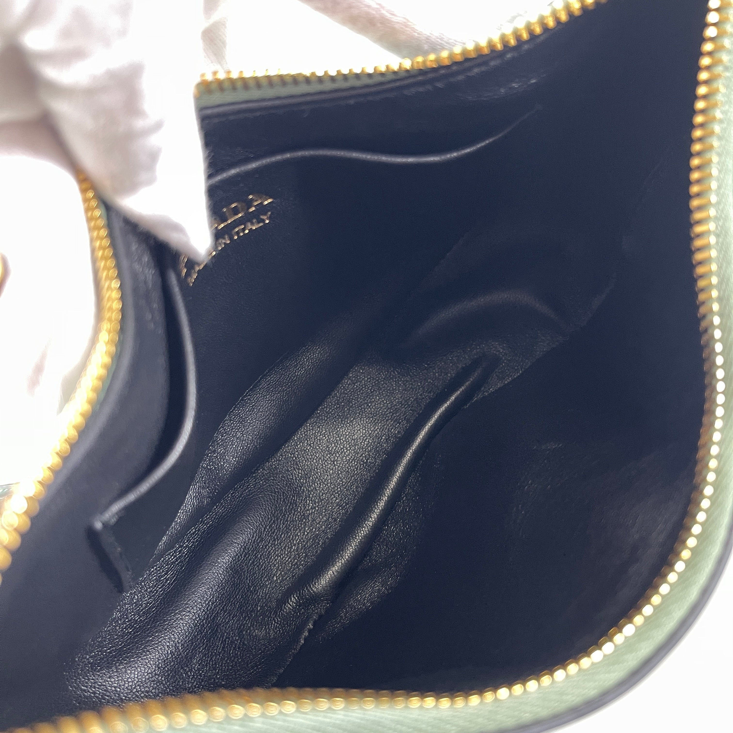 2603 secondhand PRADA Small back