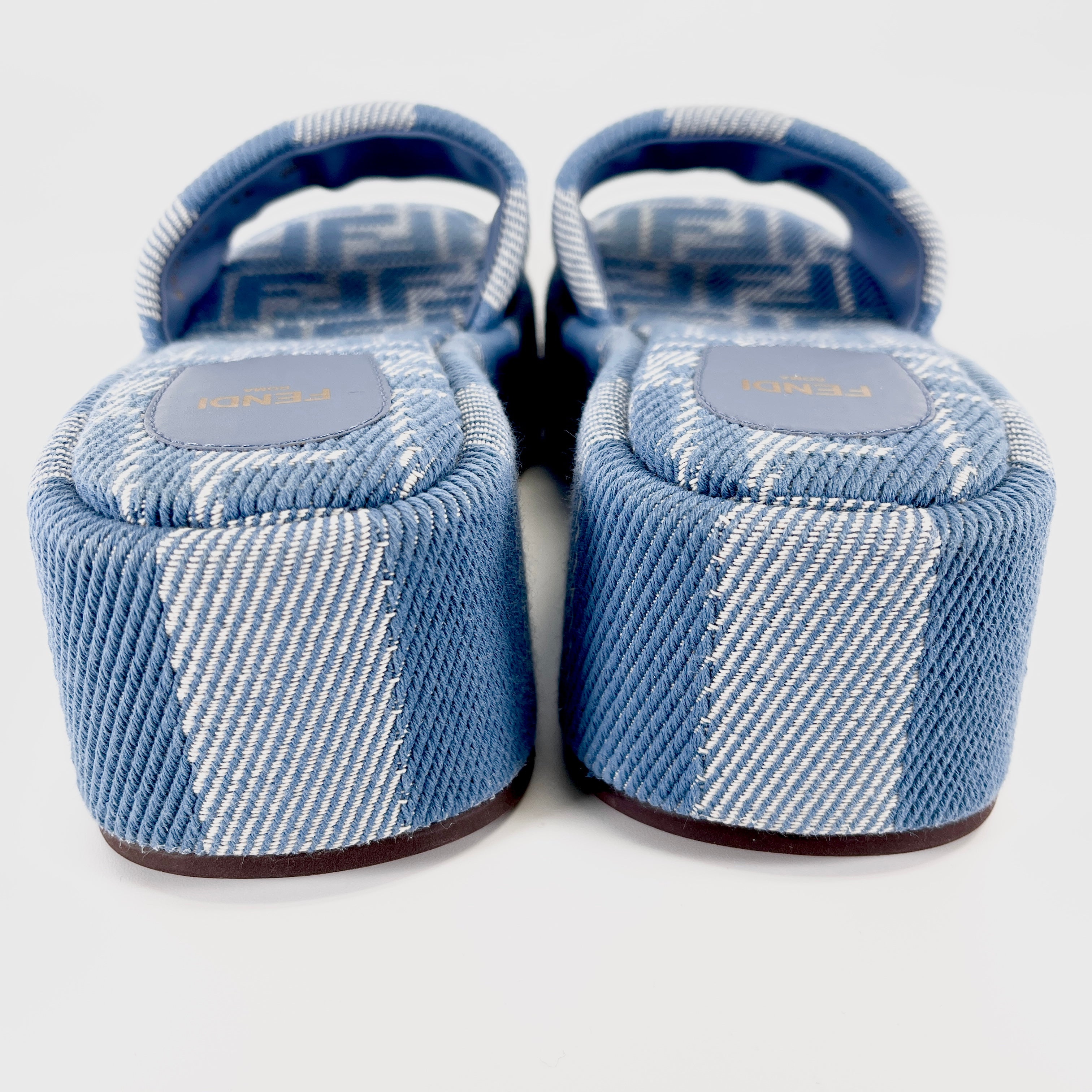 2604 secondhand FENDI Sandals