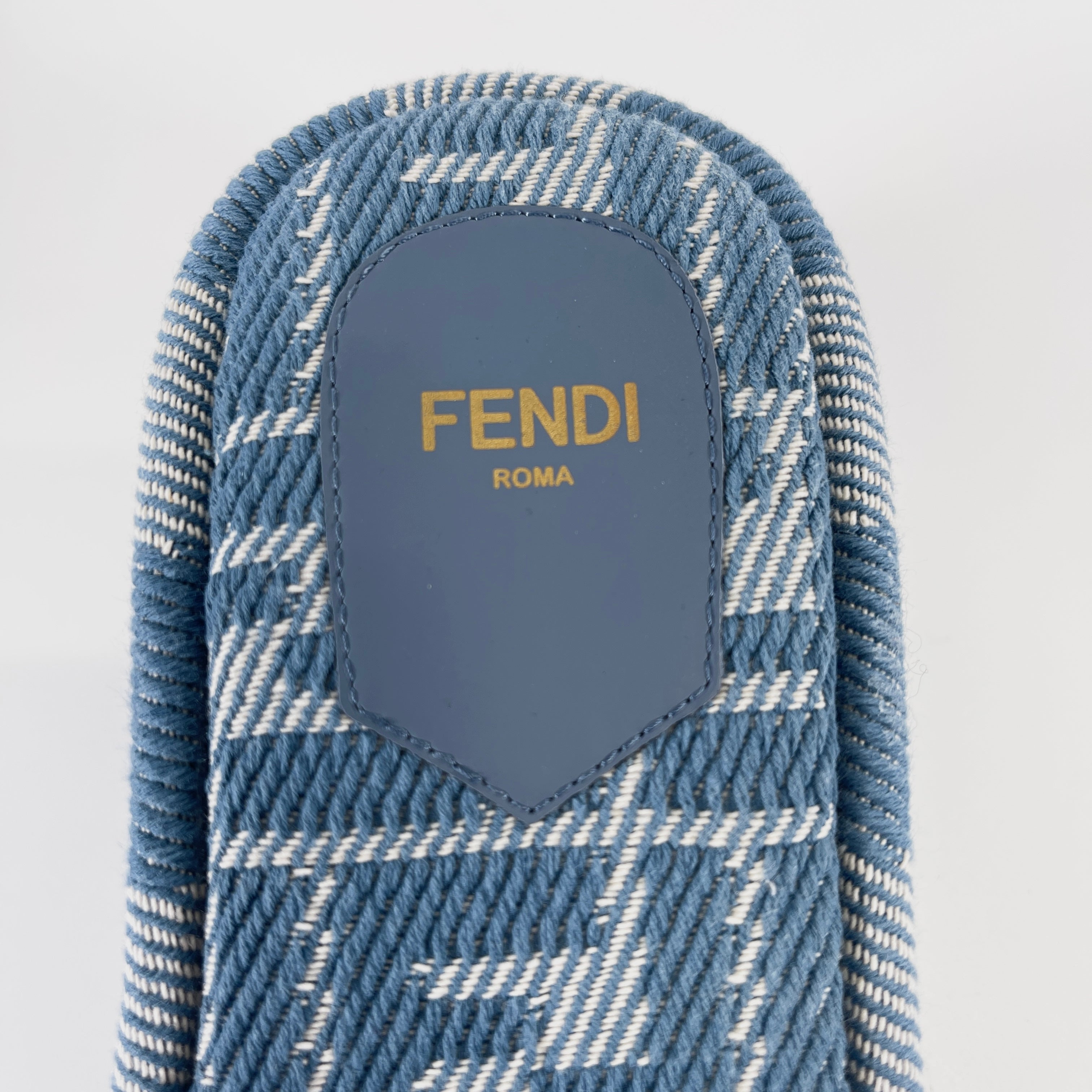2604 secondhand FENDI Sandals