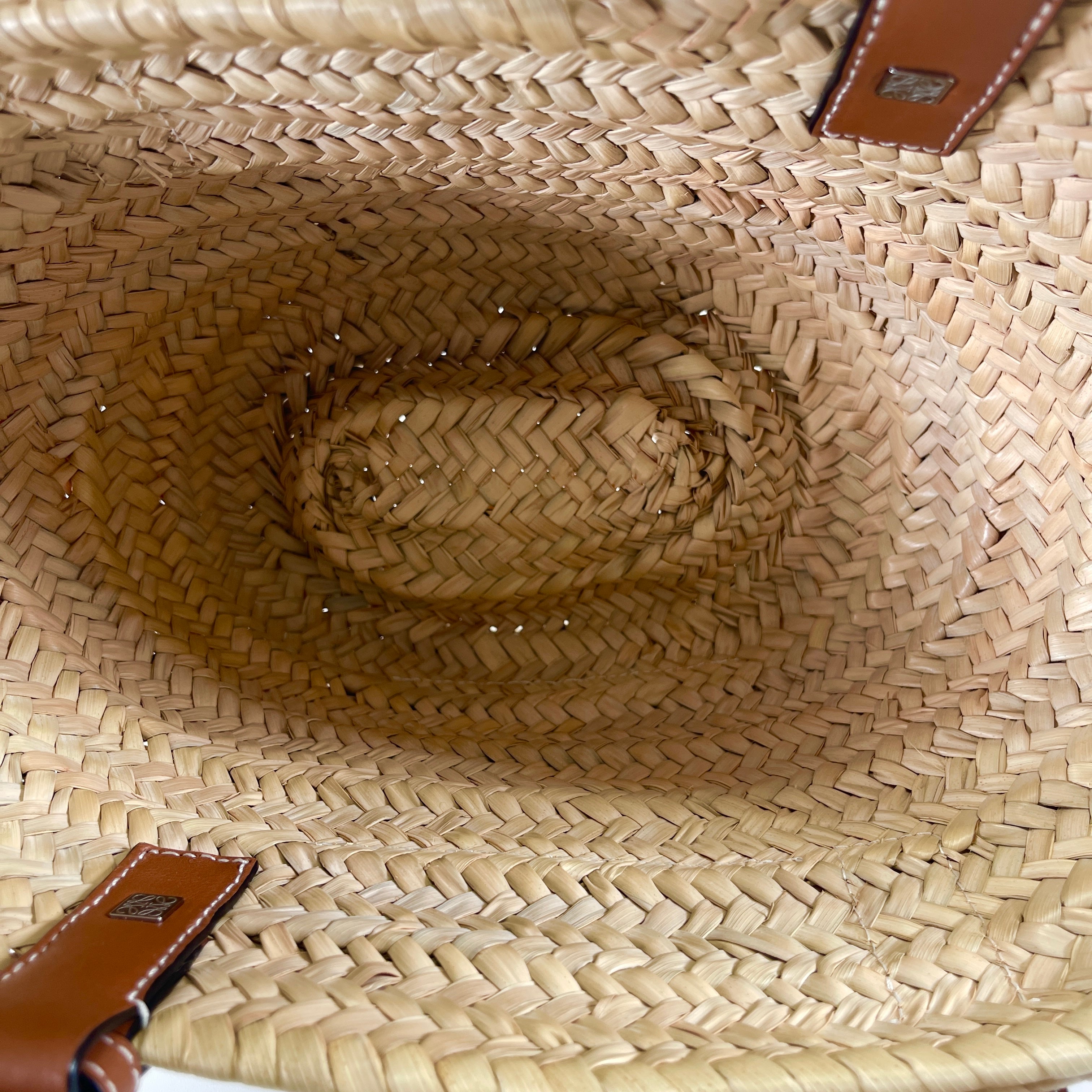 2605 secondhand LOEWE straw bag small Brown