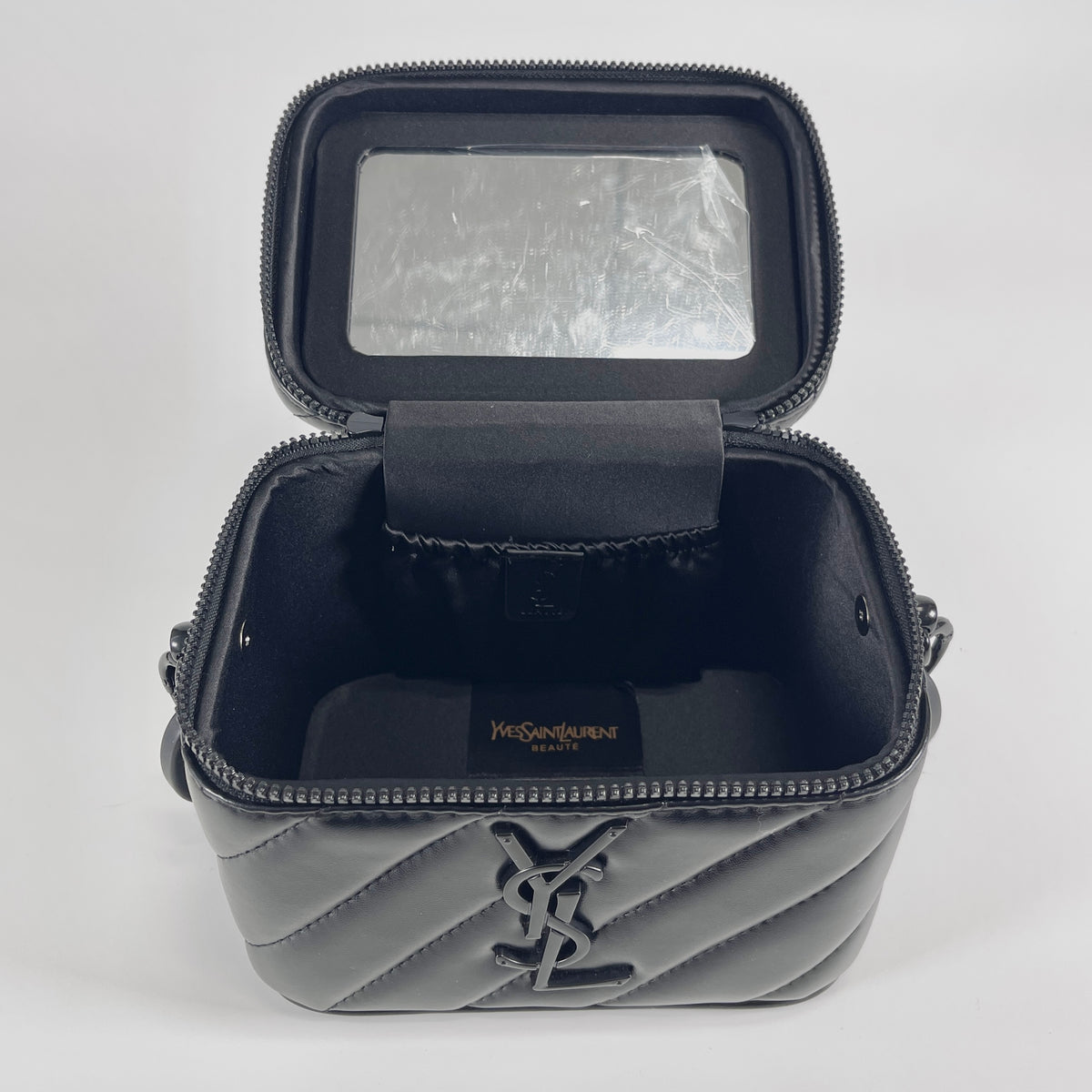 2608 secondhand SAINT LAURENT Vanity bag YSL quilting 2WAY BEAUTE line