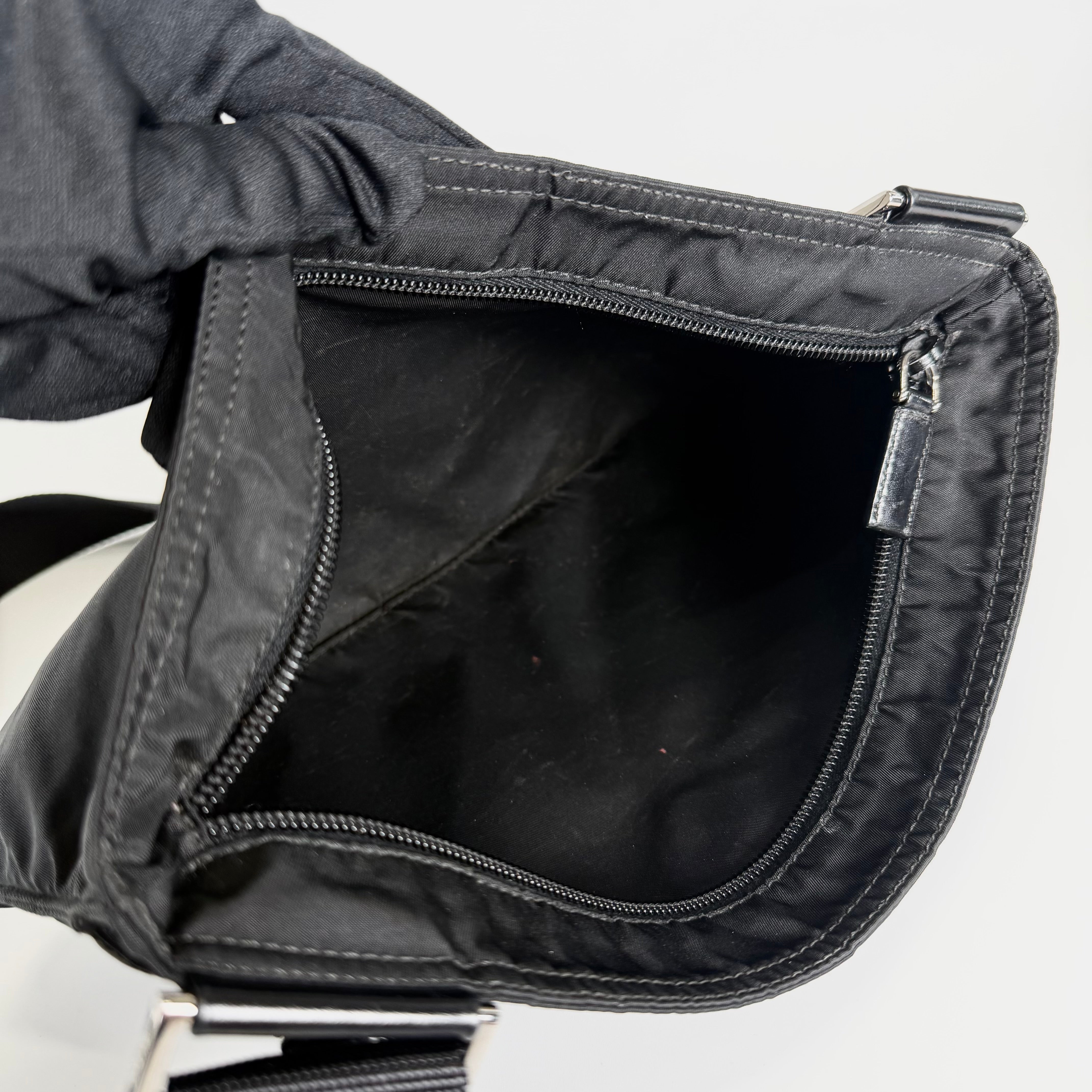2608 secondhand PRADA Shoulder bag nylon black B