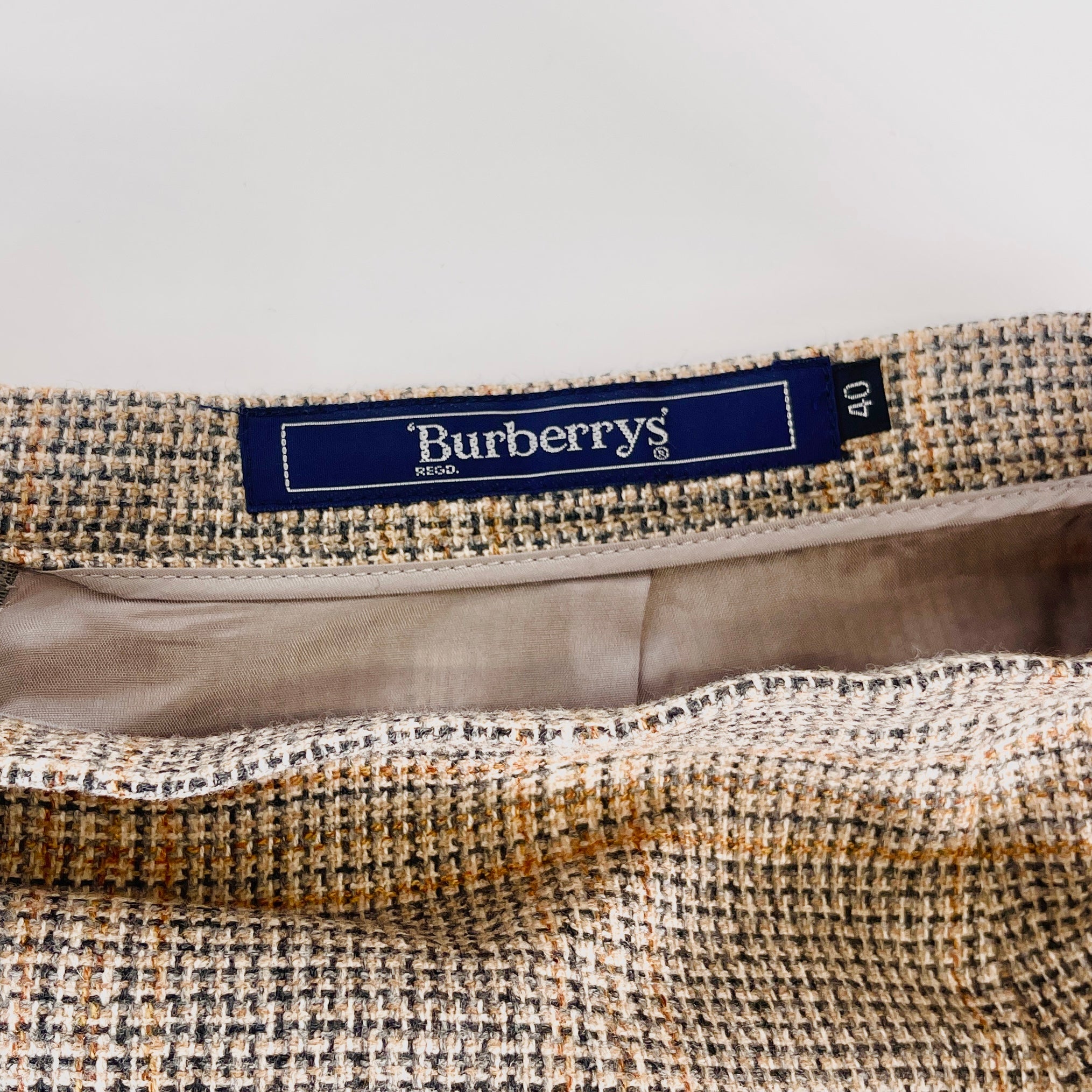2606 secondhand BURBERRY set up