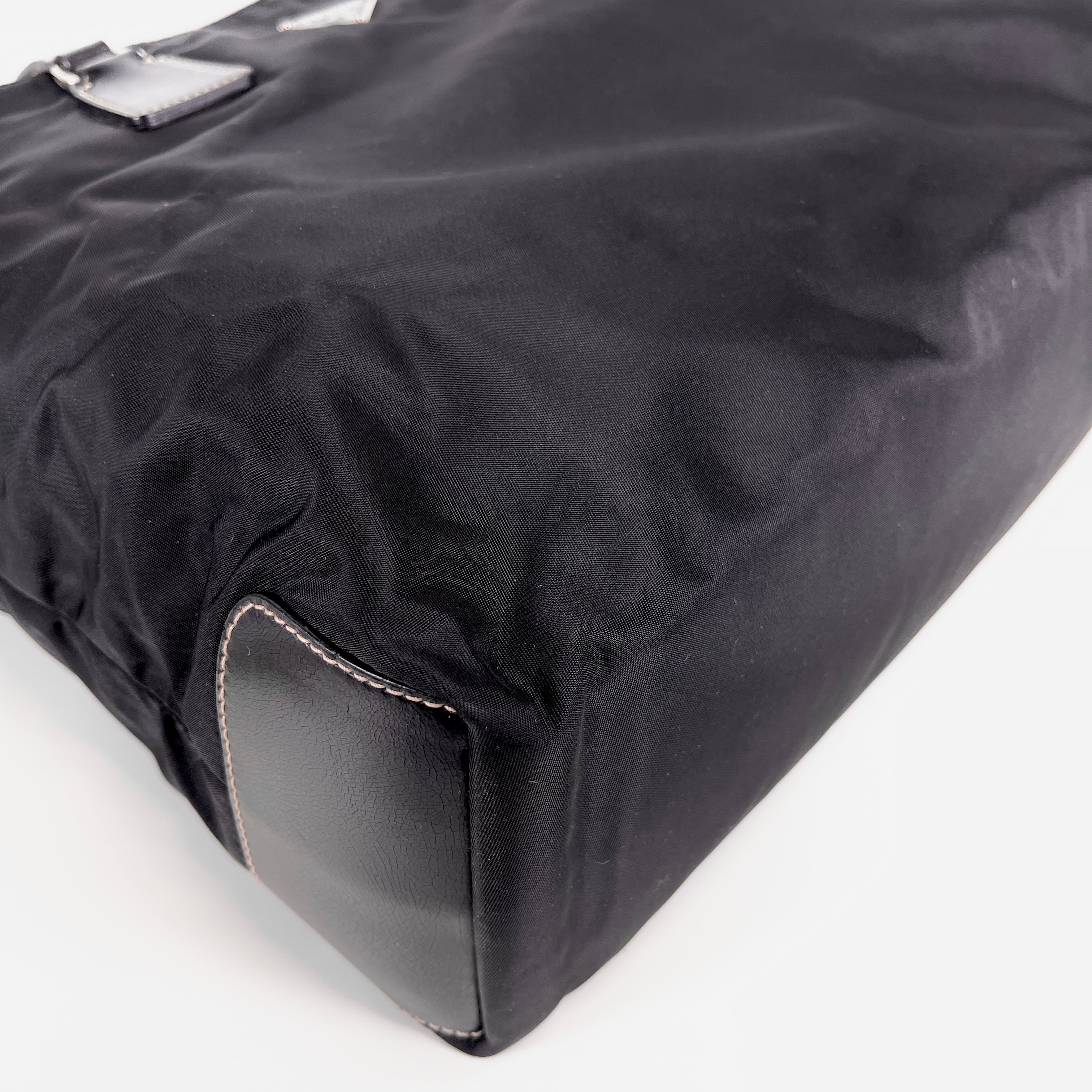 2604 secondhand PRADA calf × nylon Tote black