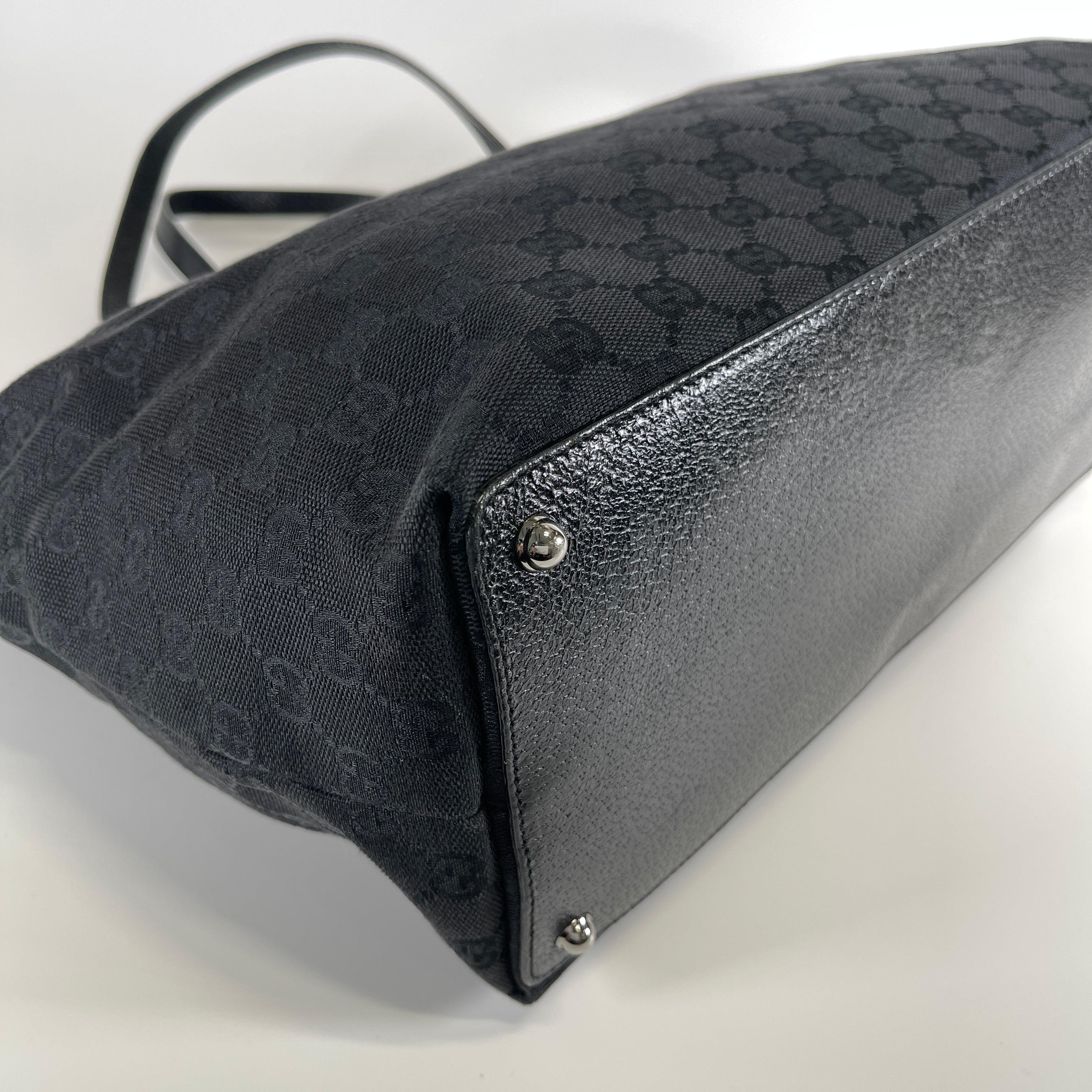 2605 secondhand GUCCI brand bag Tote black