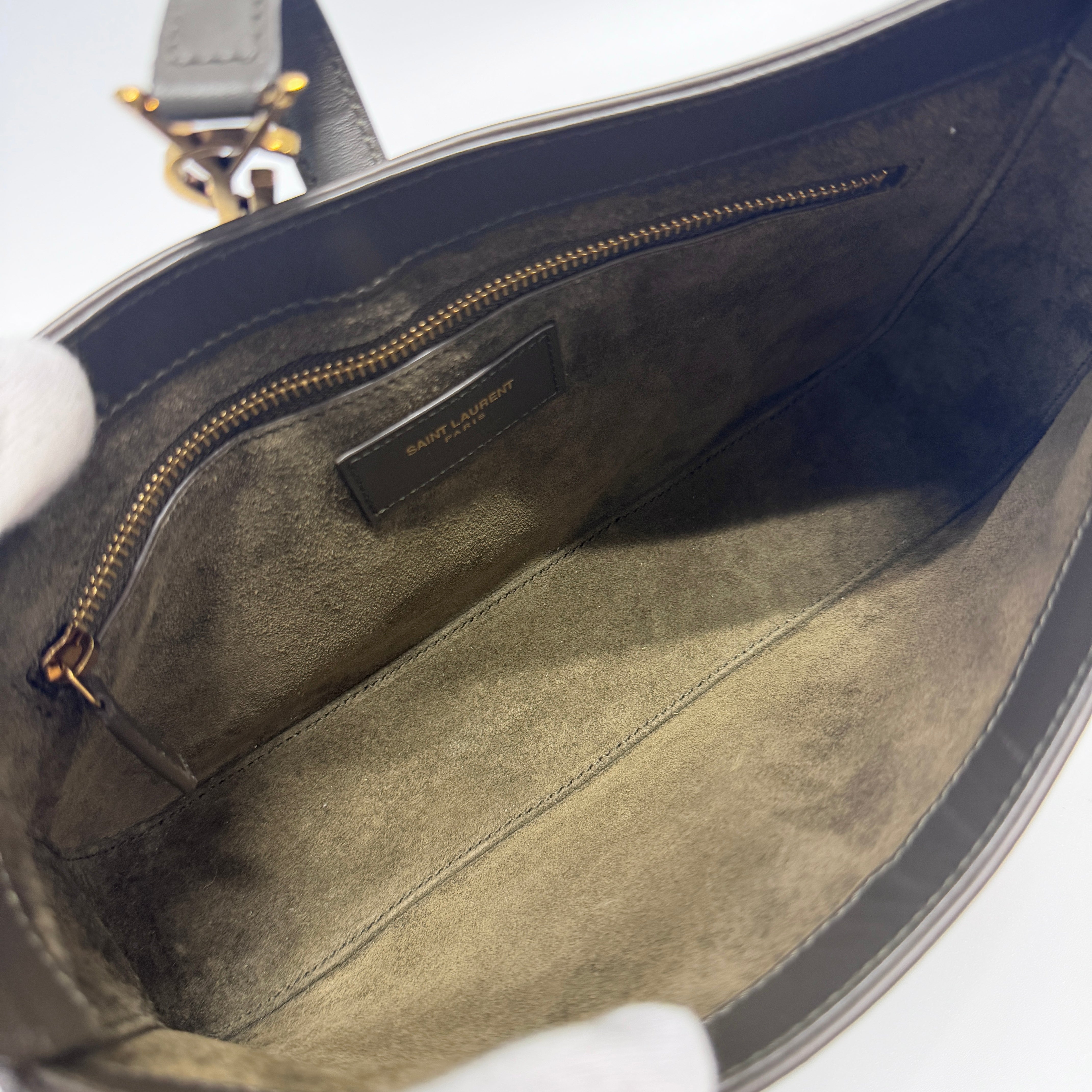 2604 secondhand SAINTLAURENT LE 5 A 7 hand bag