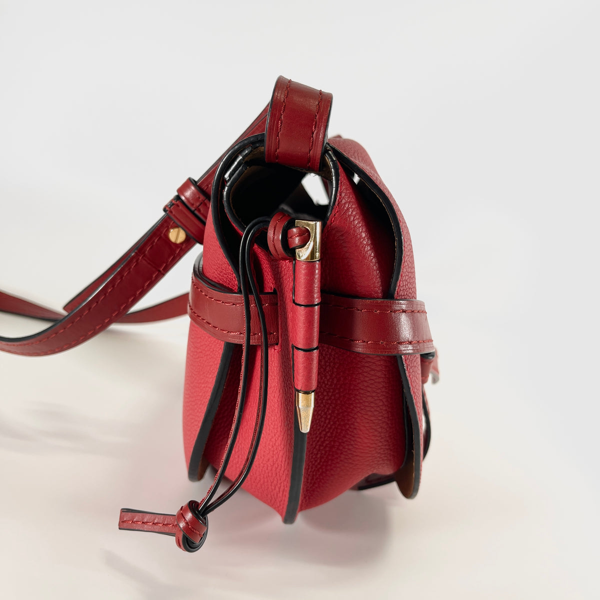 2604 secondhand LOEWE gate shoulder Red