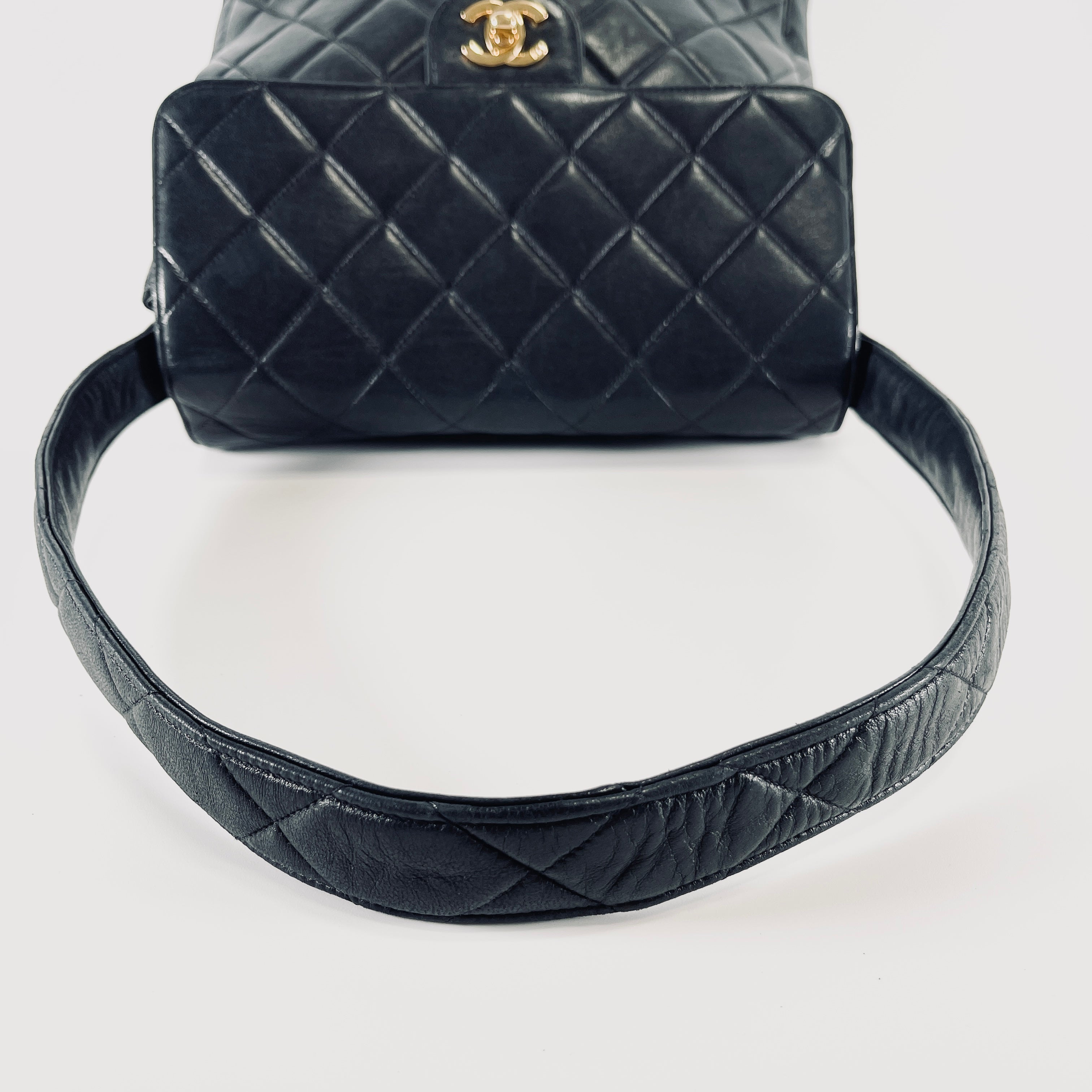 2604 secondhand CHANEL leather Shoulder bag
