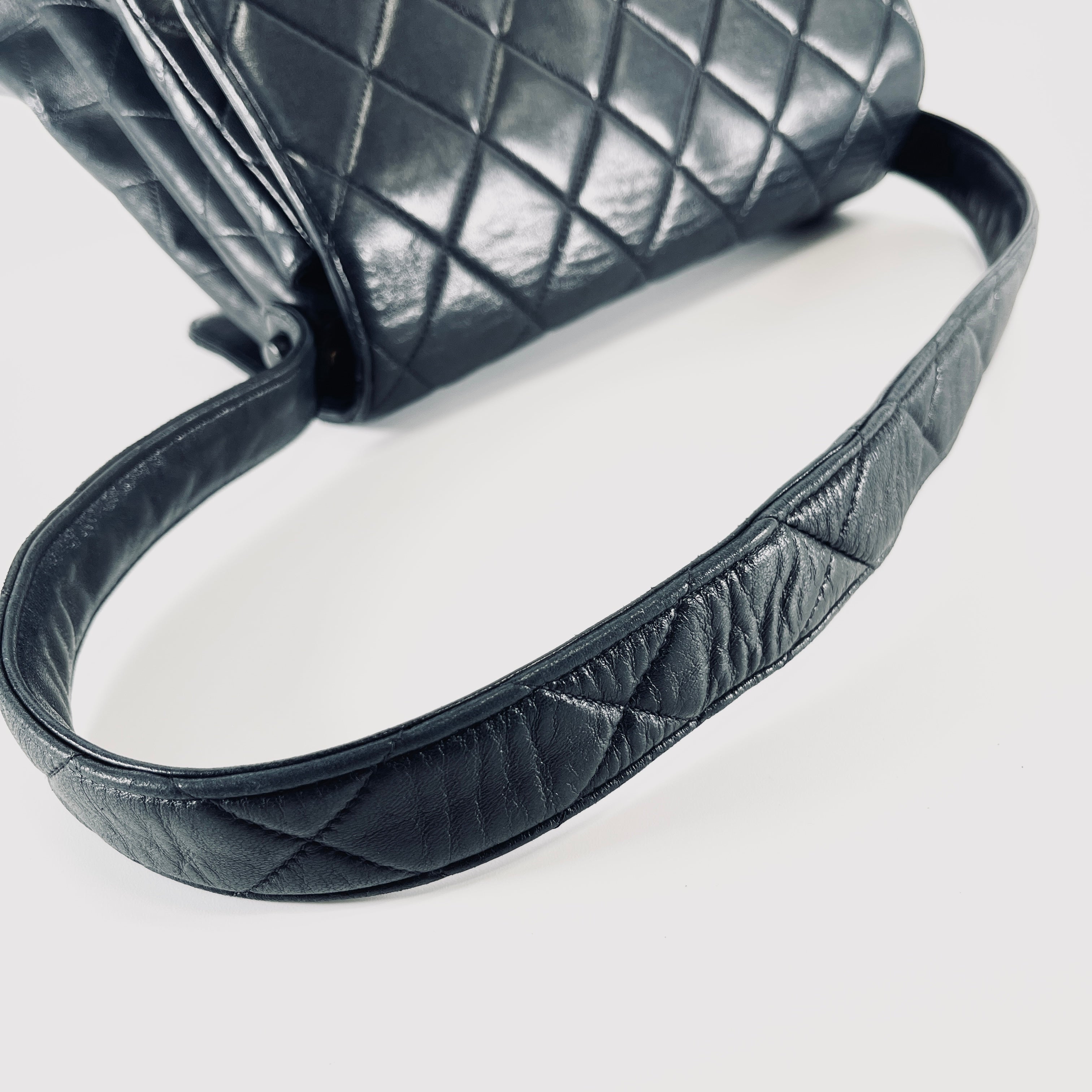 2604 secondhand CHANEL leather Shoulder bag