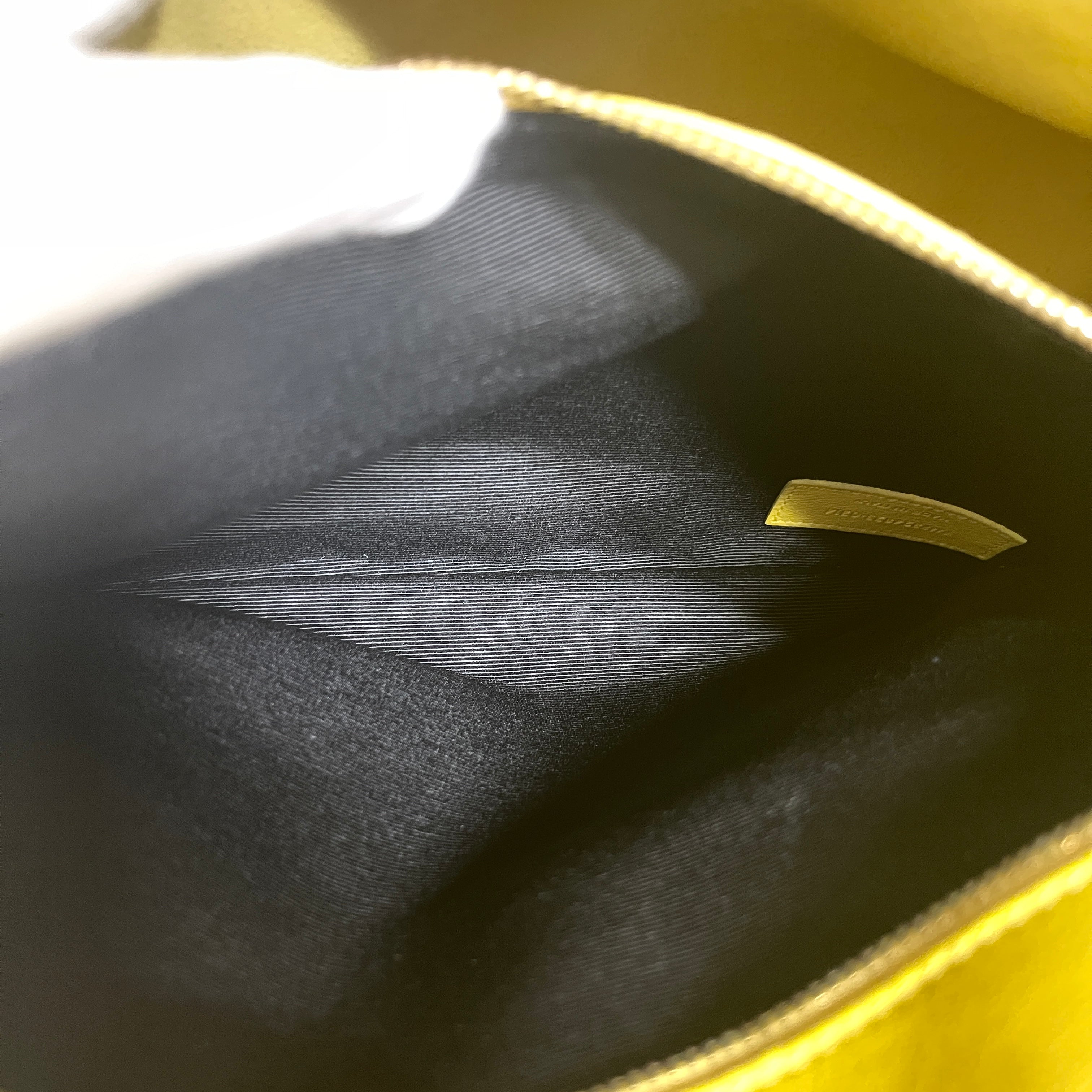 2604 secondhand SAINTLAURENT Tote
