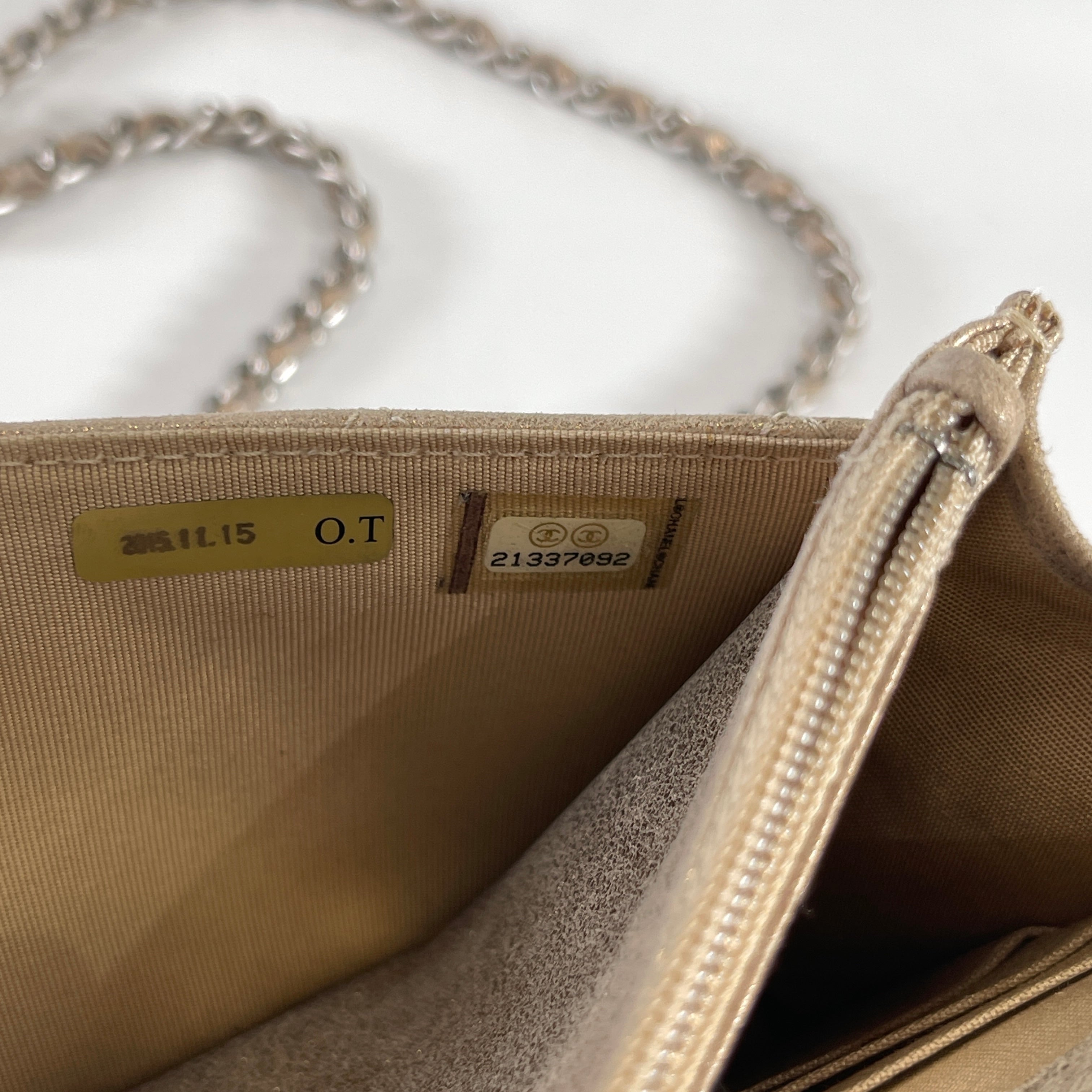 2605 secondhand CHANEL Chain Wallet gold