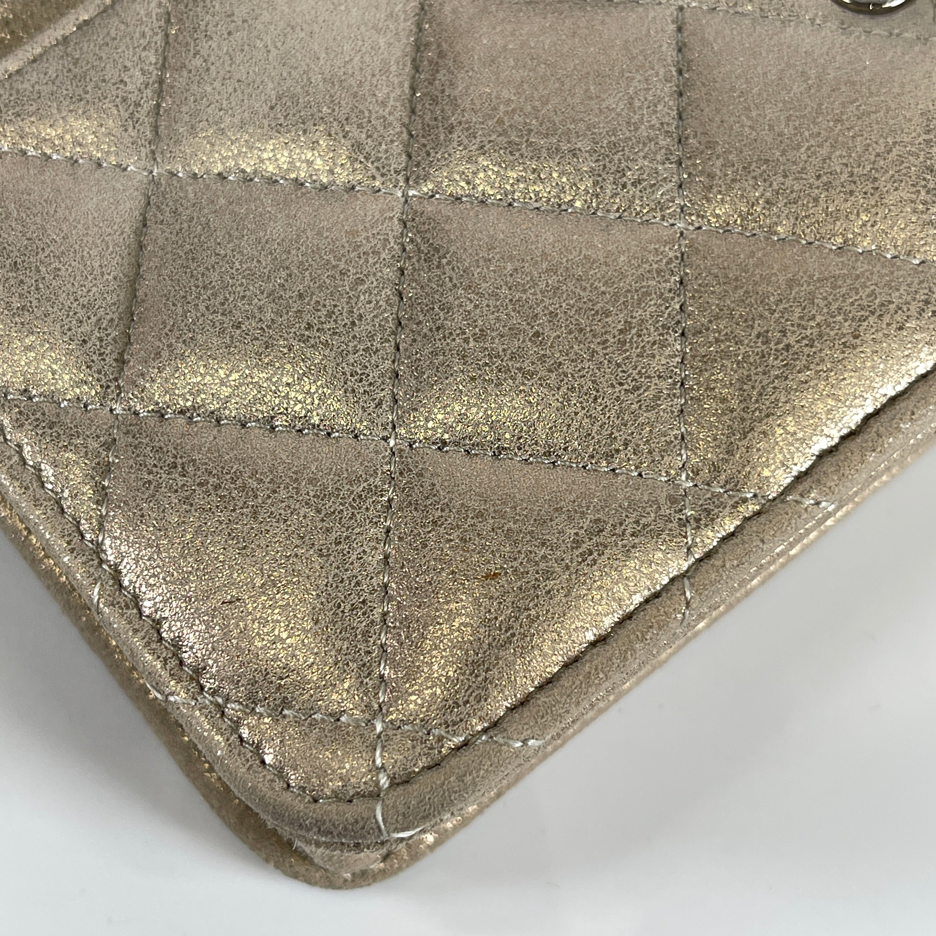 2605 secondhand CHANEL Chain Wallet gold