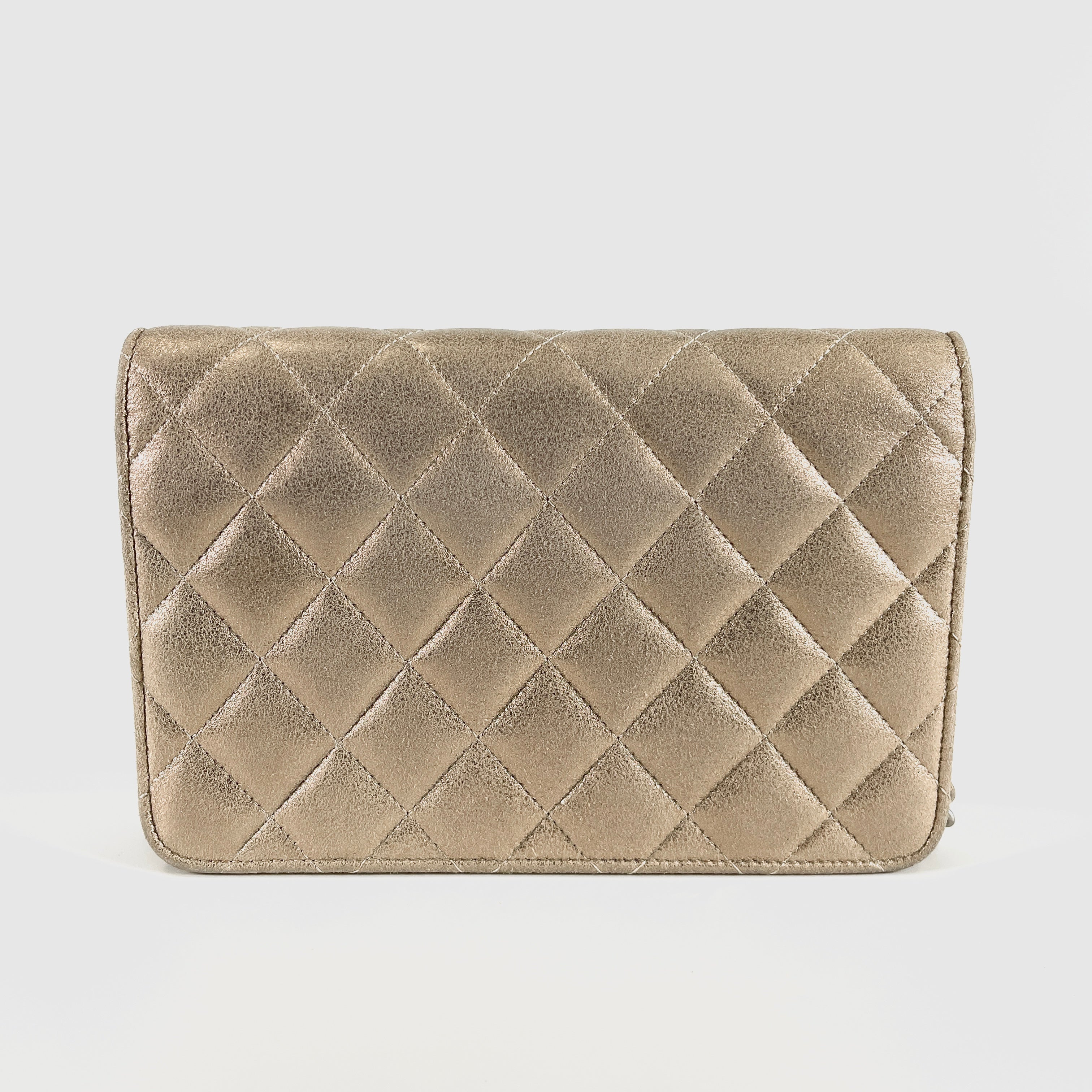 2605 secondhand CHANEL Chain Wallet gold