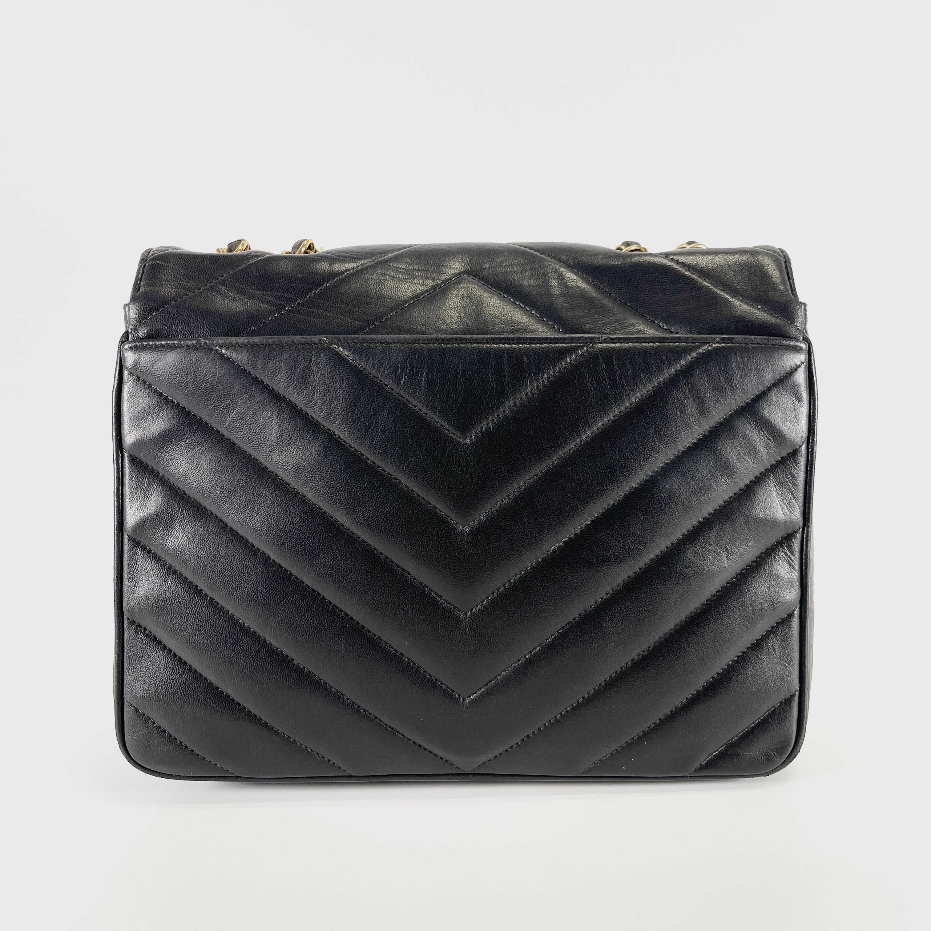 CHANEL Vintage Chevron V-Stitch Quilted Flap Bag