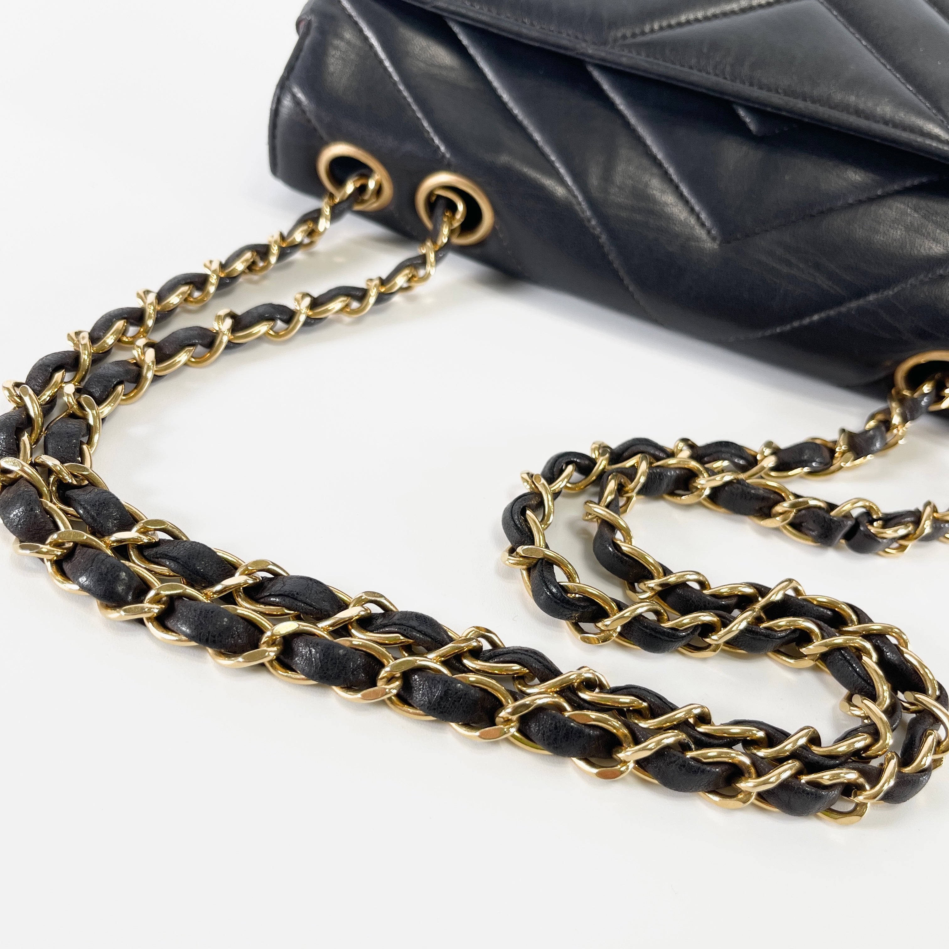 2605 secondhand CHANEL V stitch Shoulder bag