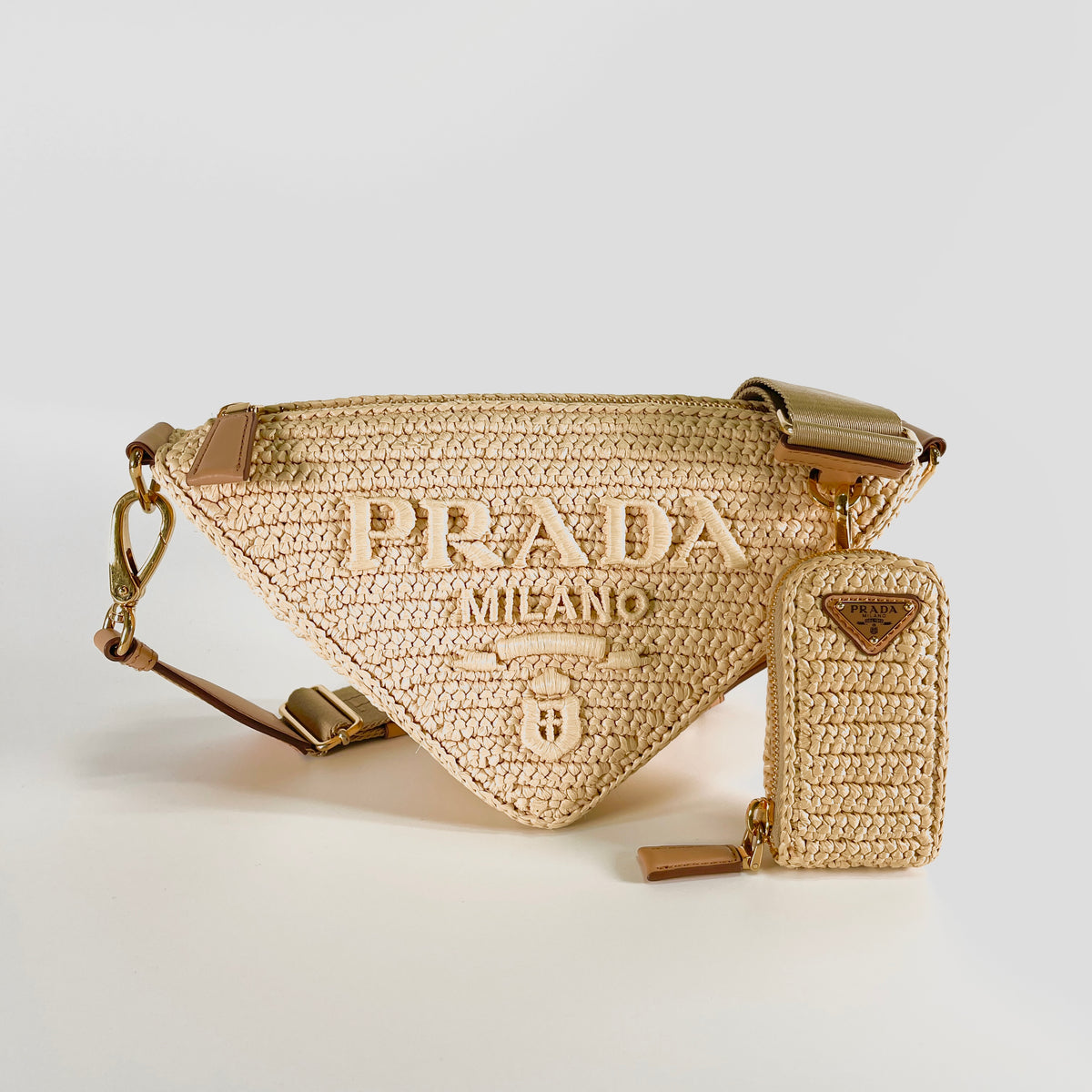 2606 secondhand PRADA shoulder straw
