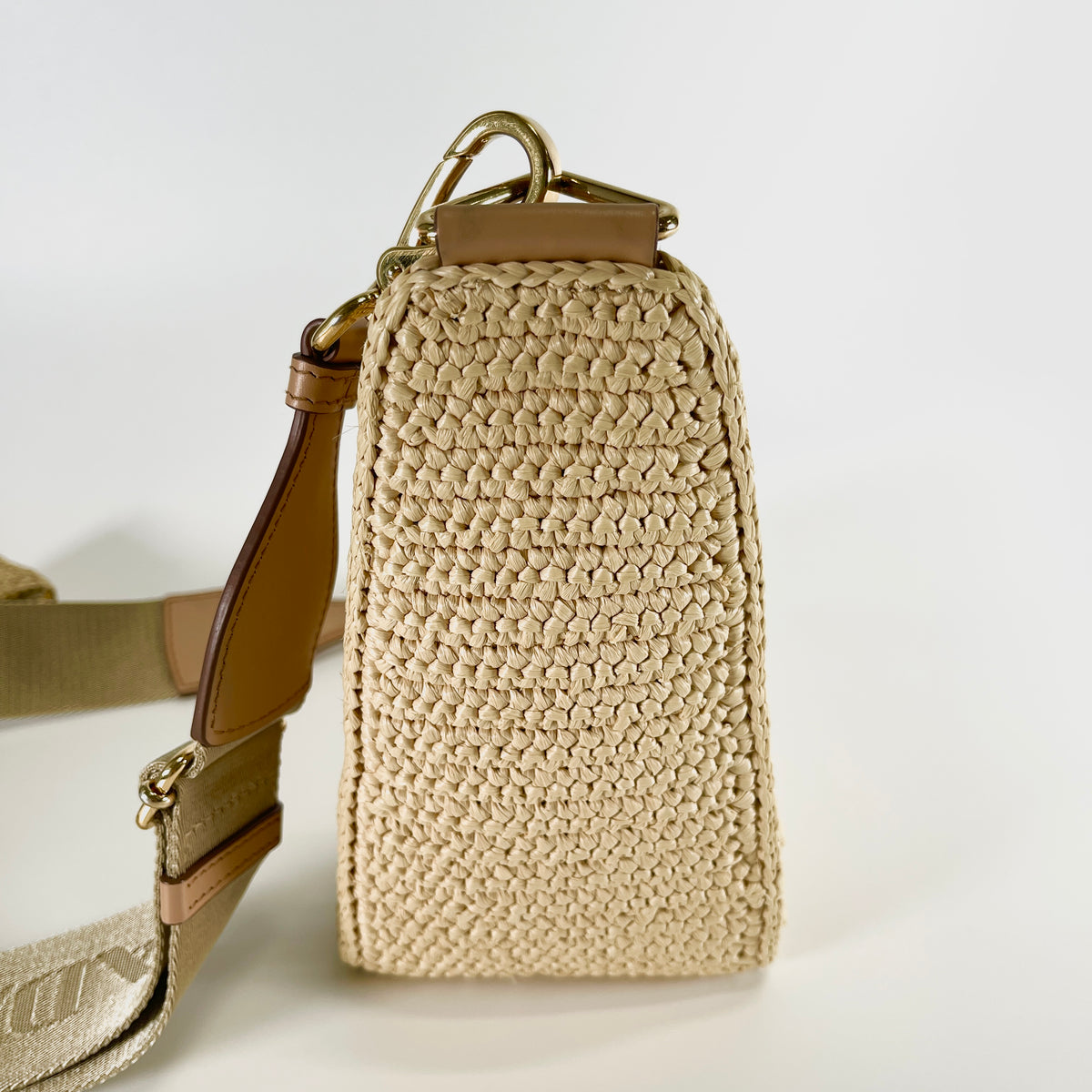 2606 secondhand PRADA shoulder straw