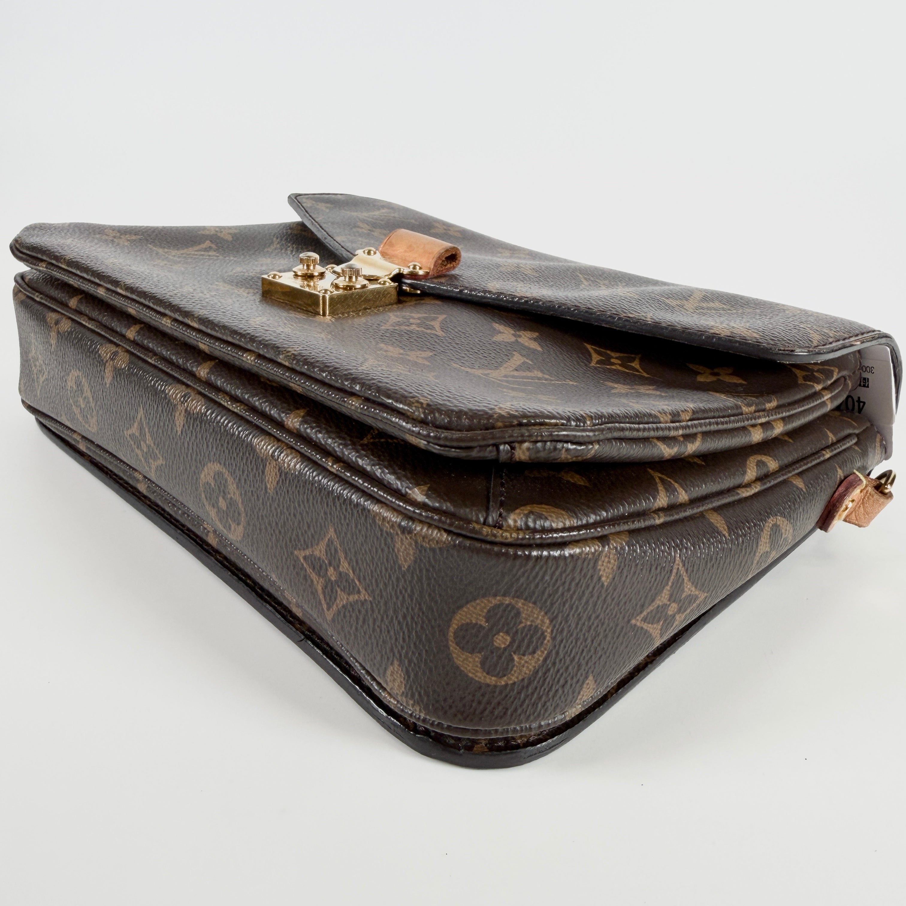2603 secondhand LV Shoulder bag / Crossbody Bag Pochette Metis