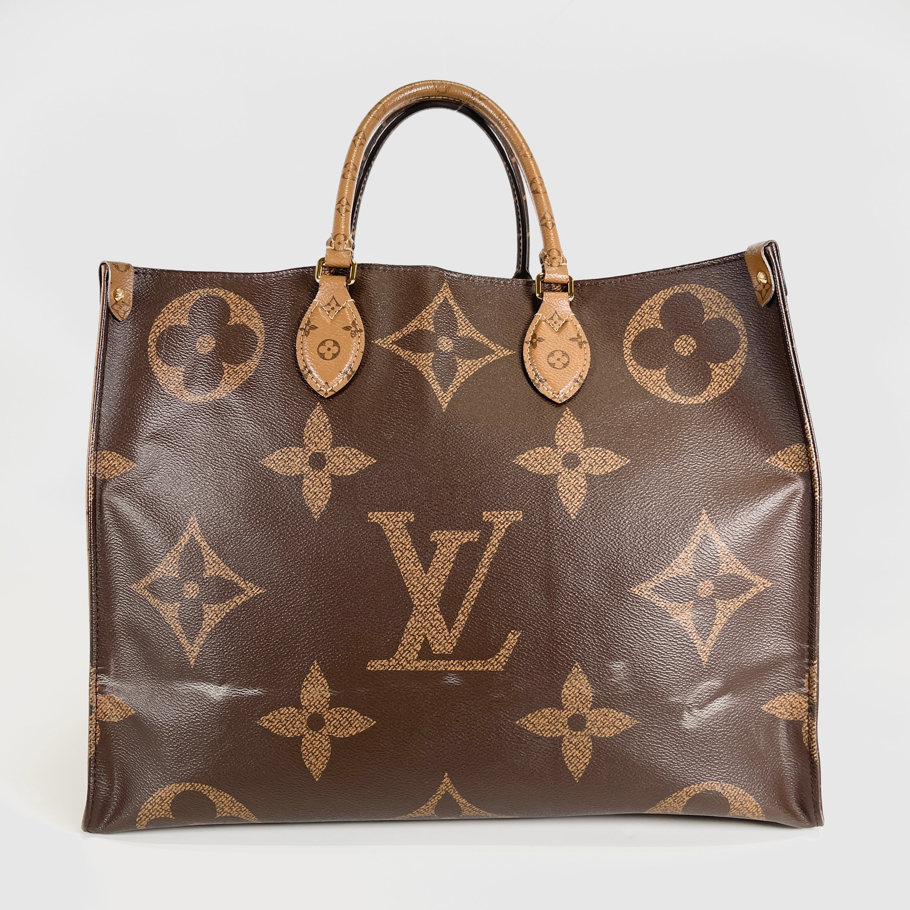 2604 secondhand LV On the Go