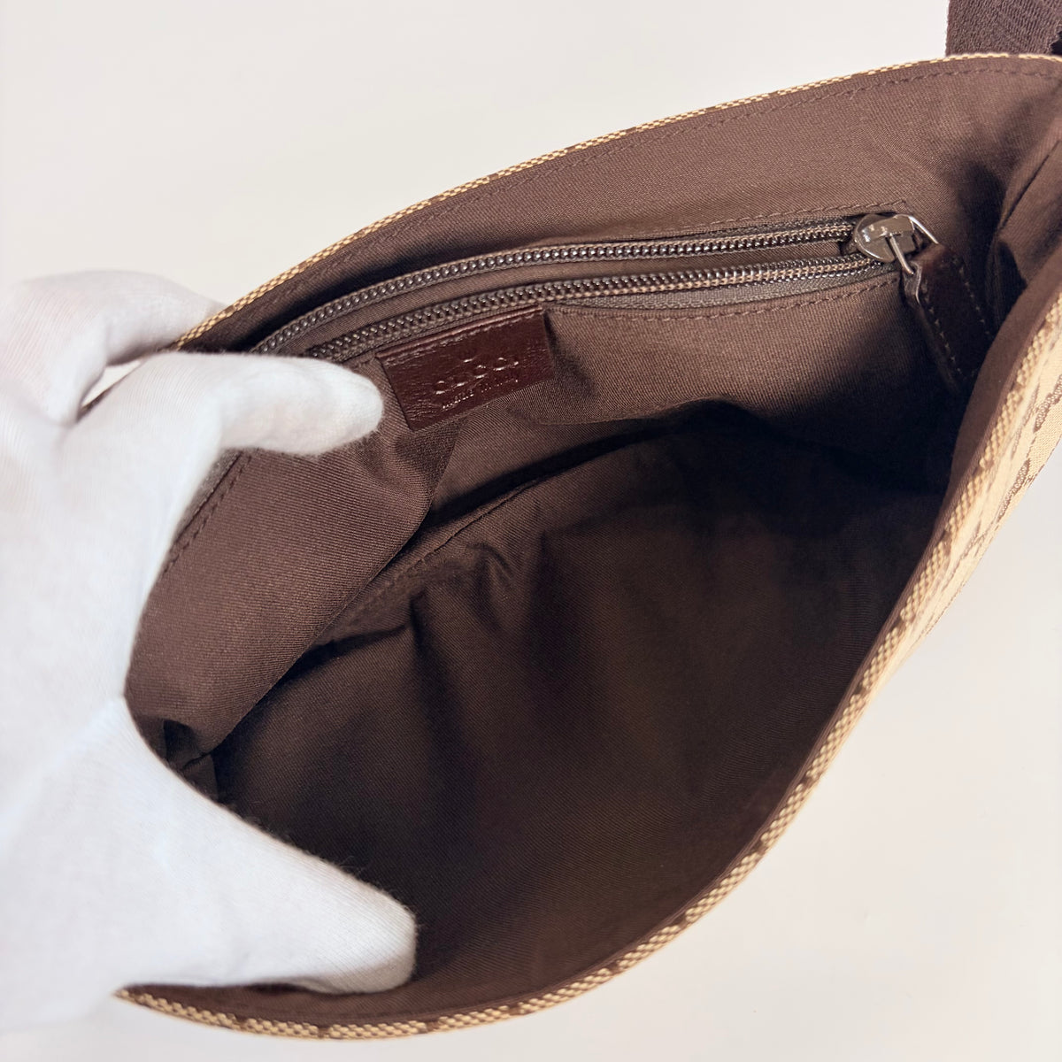 2605 secondhand GUCCI GG canvas Waist bag