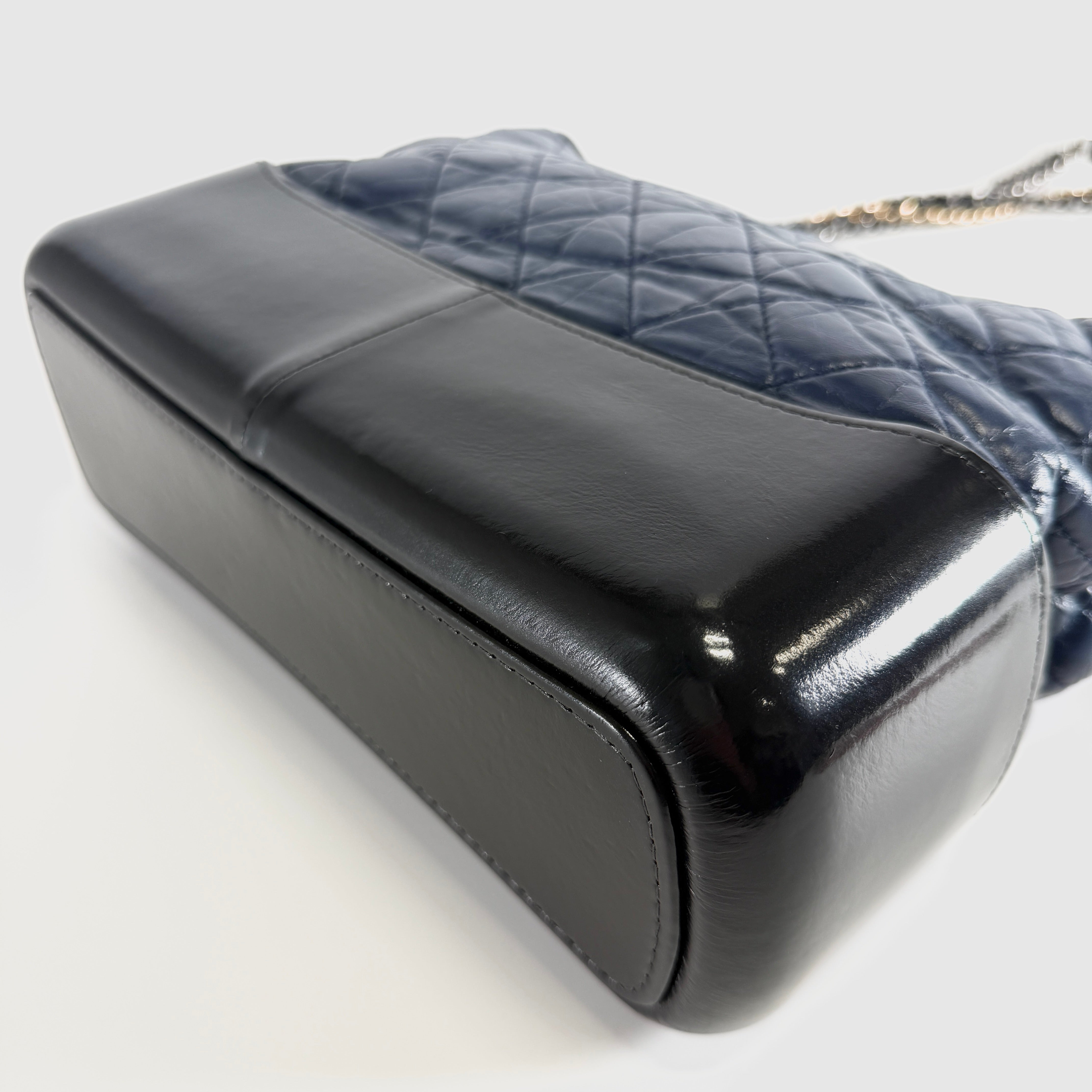 2605 secondhand CHANEL Gabriel calf Chain Shoulder Bag blue × black gold Silver metal fittings 24180407 24