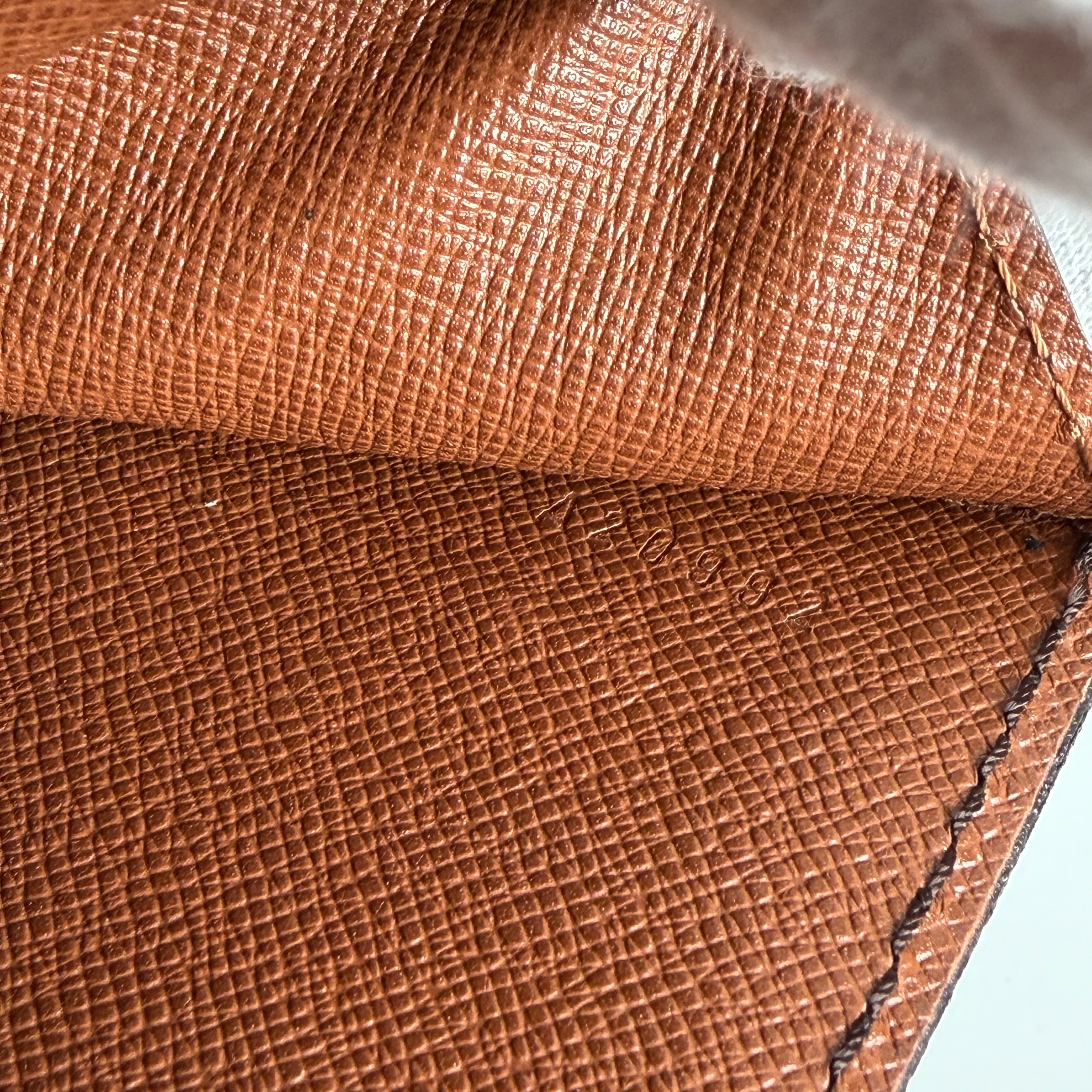 2606 secondhand LV Monceau strap