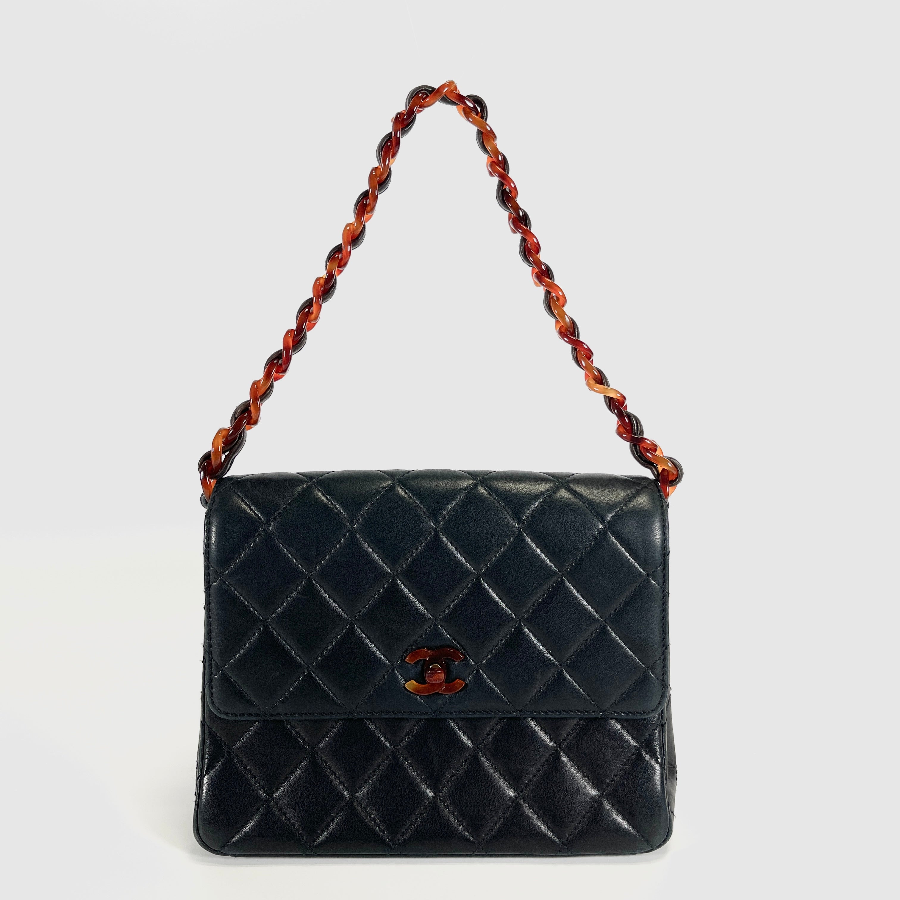 2604 secondhand CHANEL Matelasse lambskin Chain Shoulder Bag