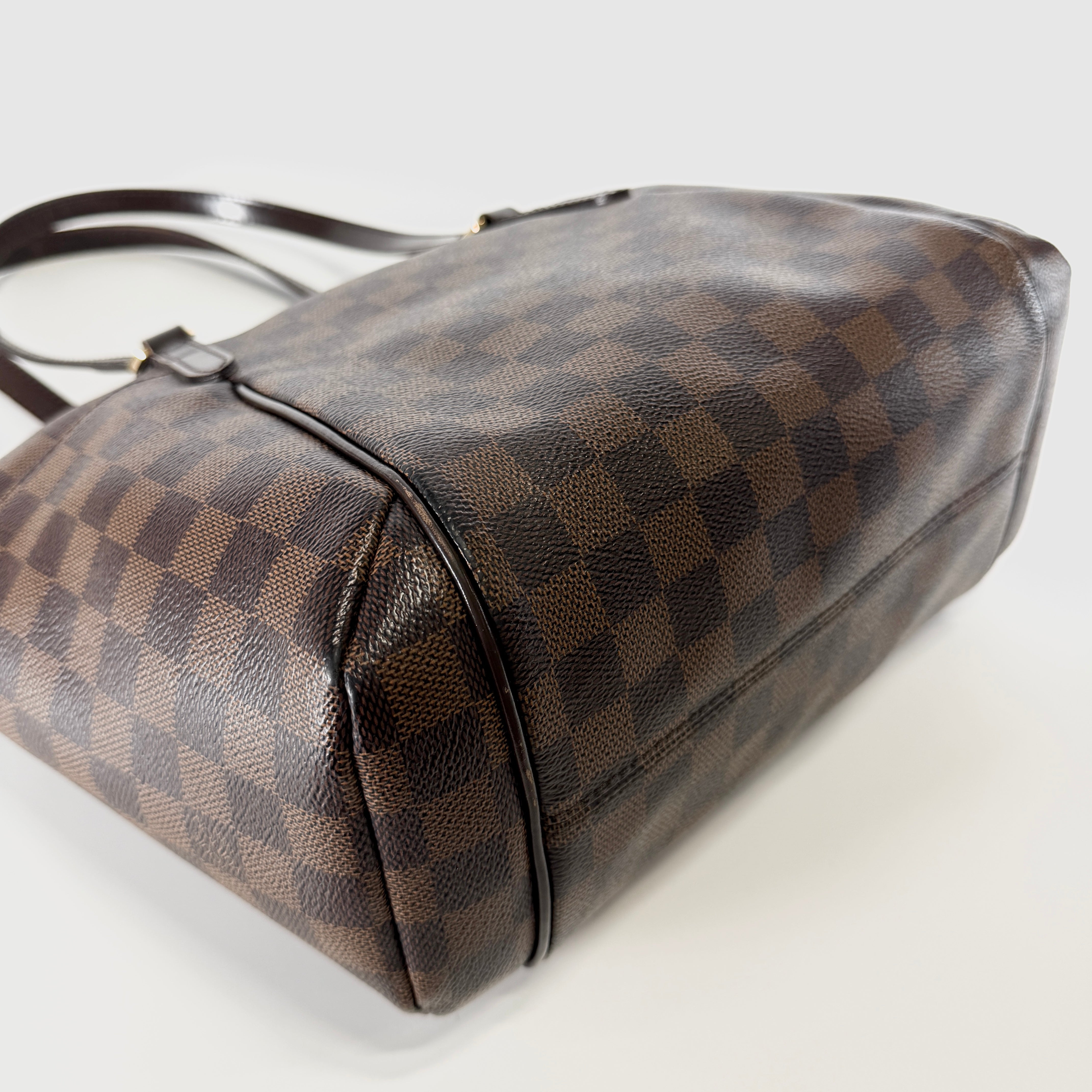 2608 secondhand LV Damier Totally PM