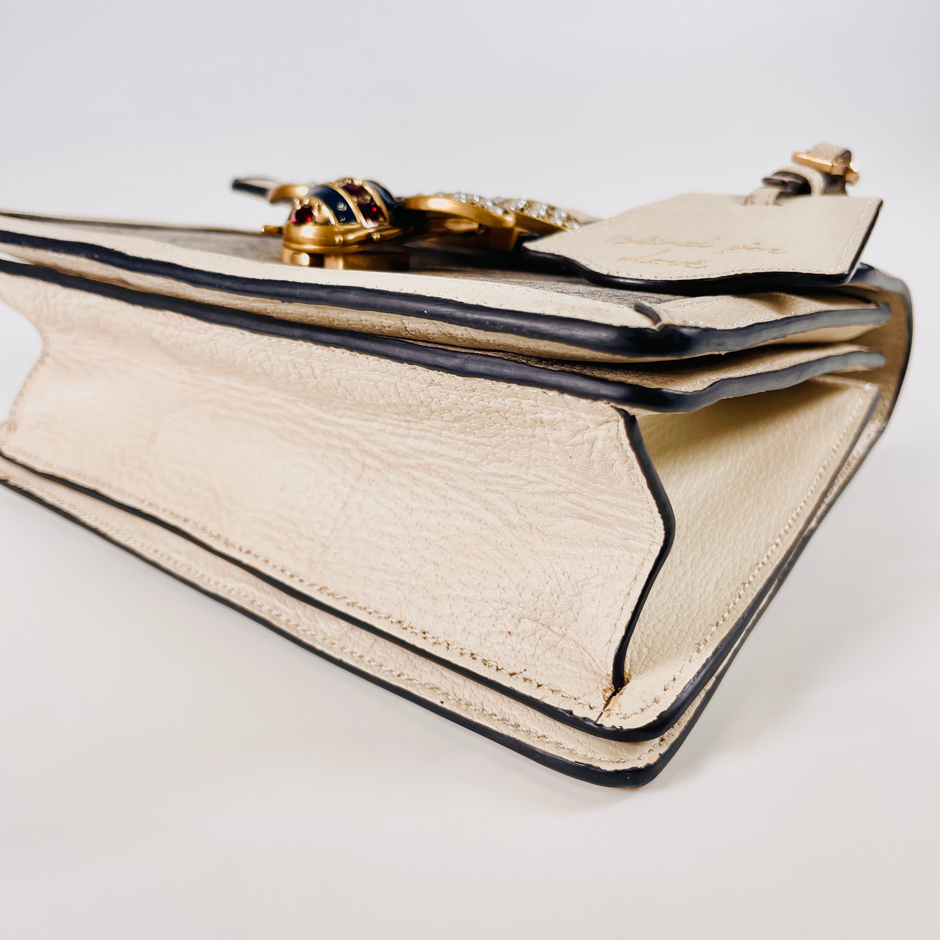 2603 secondhand GUCCI Shoulder bag / Crossbody Bag GG Supreme