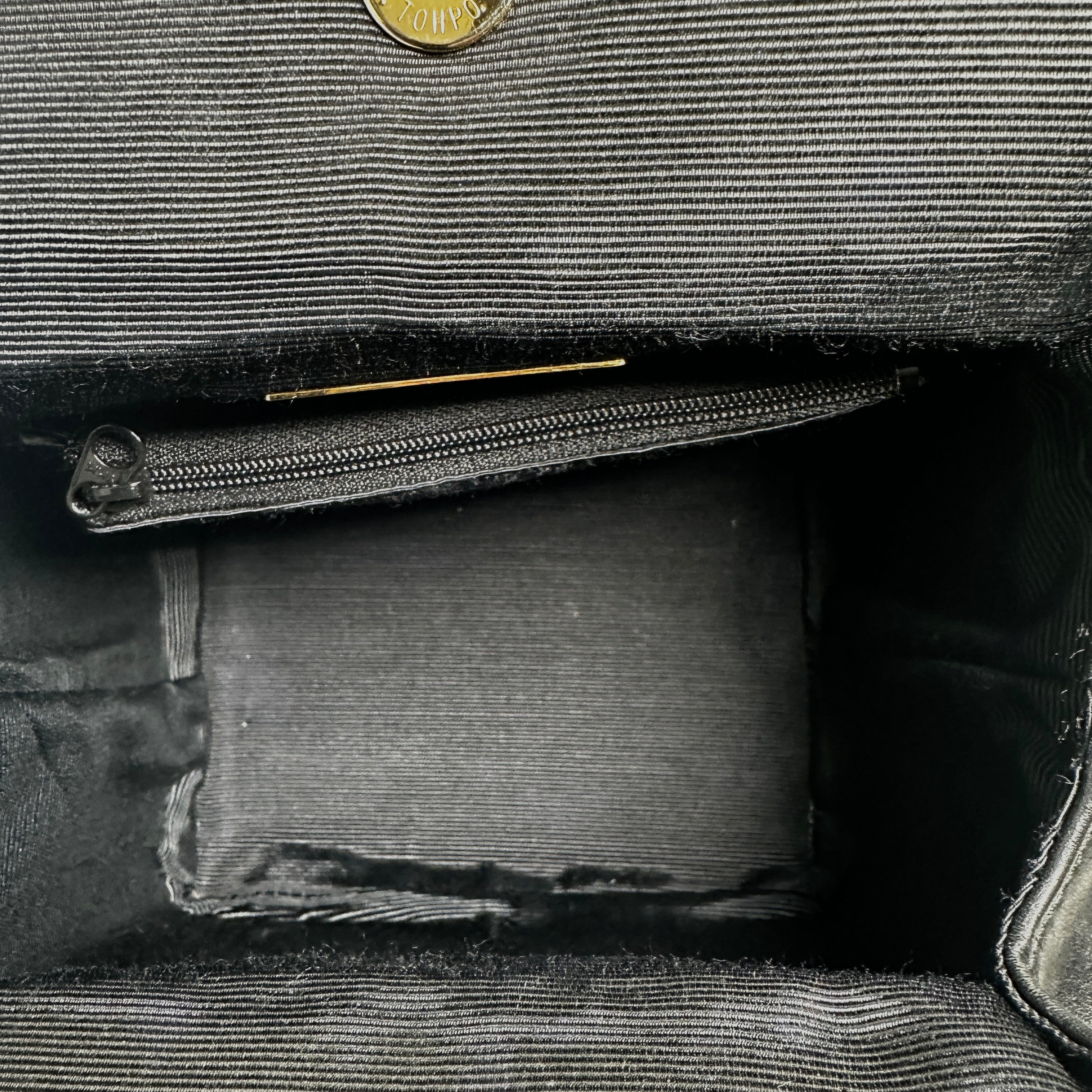 2604 secondhand GIVENCHY van hand bag
