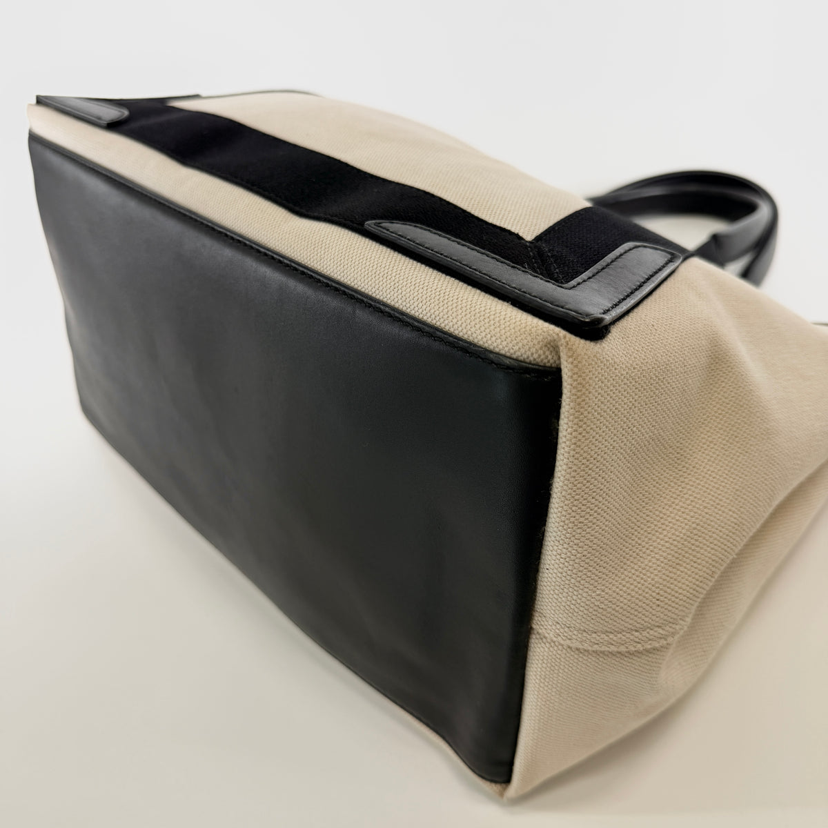 2607 secondhand BALENCIAGA Navy Cabas M Tote Bag