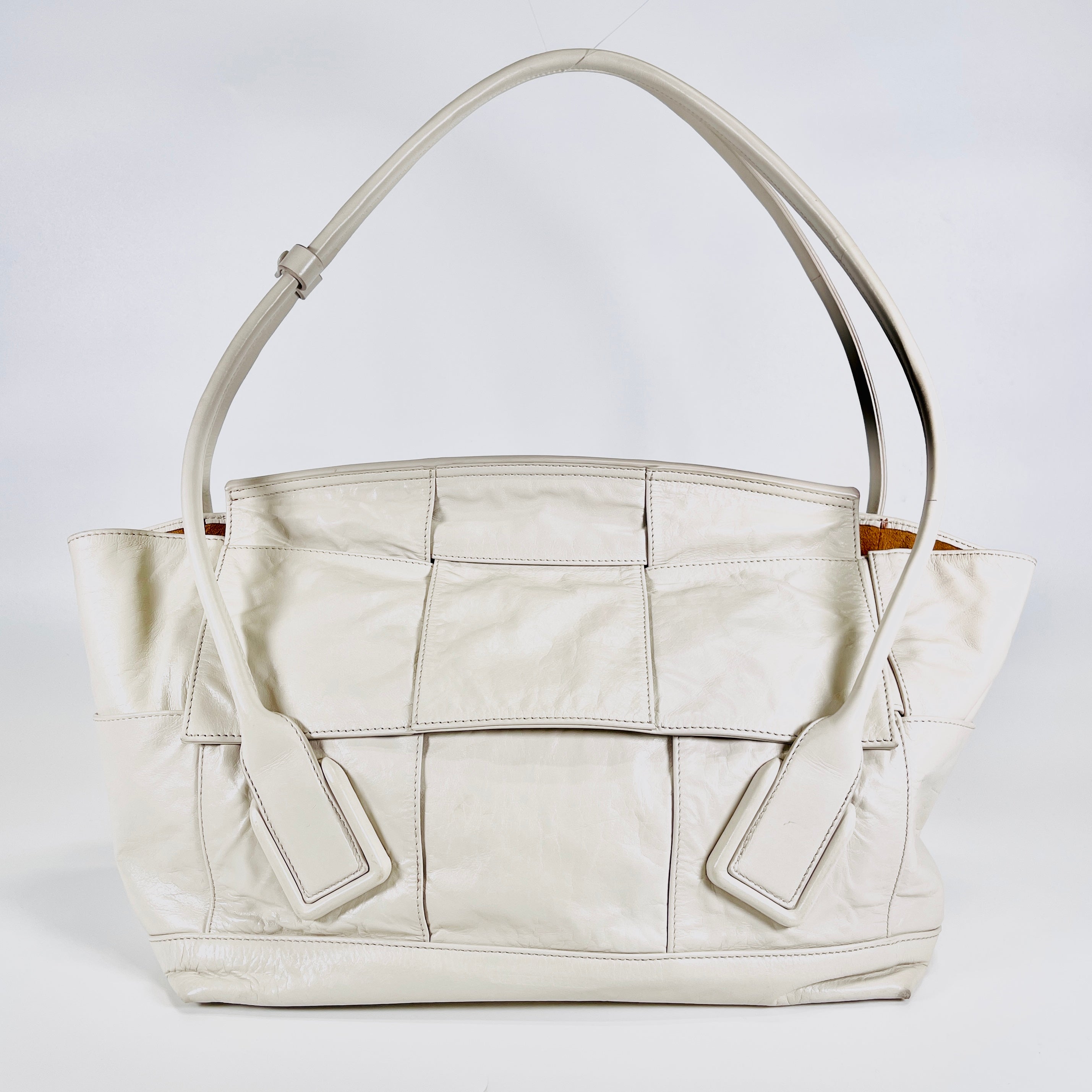 2605 secondhand BOTTEGAVENETA Arco off white