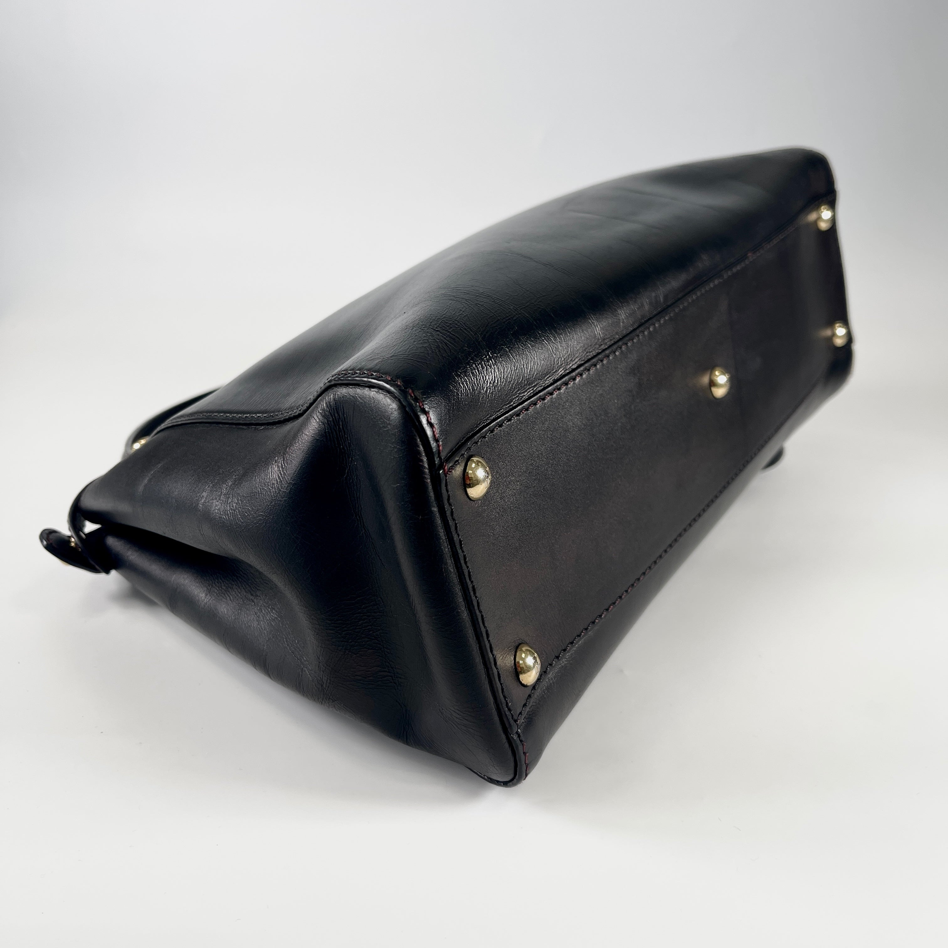 2606 secondhand FENDI hand bag Peekaboo