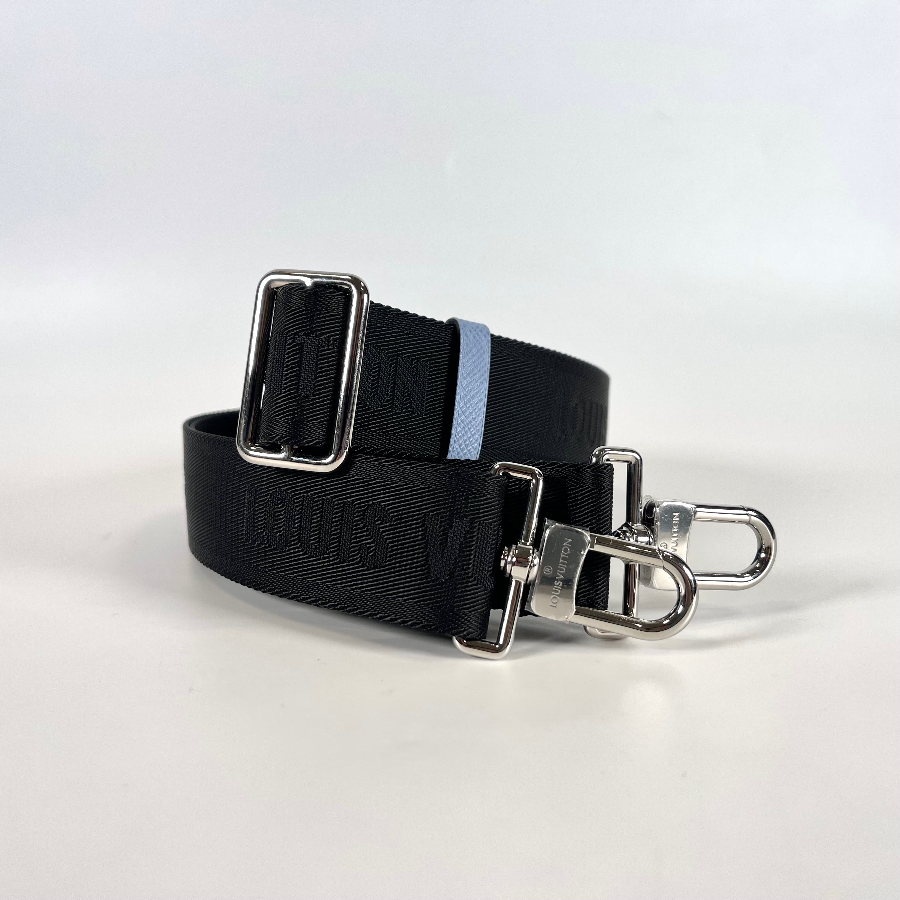 2512 Louis Vuitton strap interior / Goods