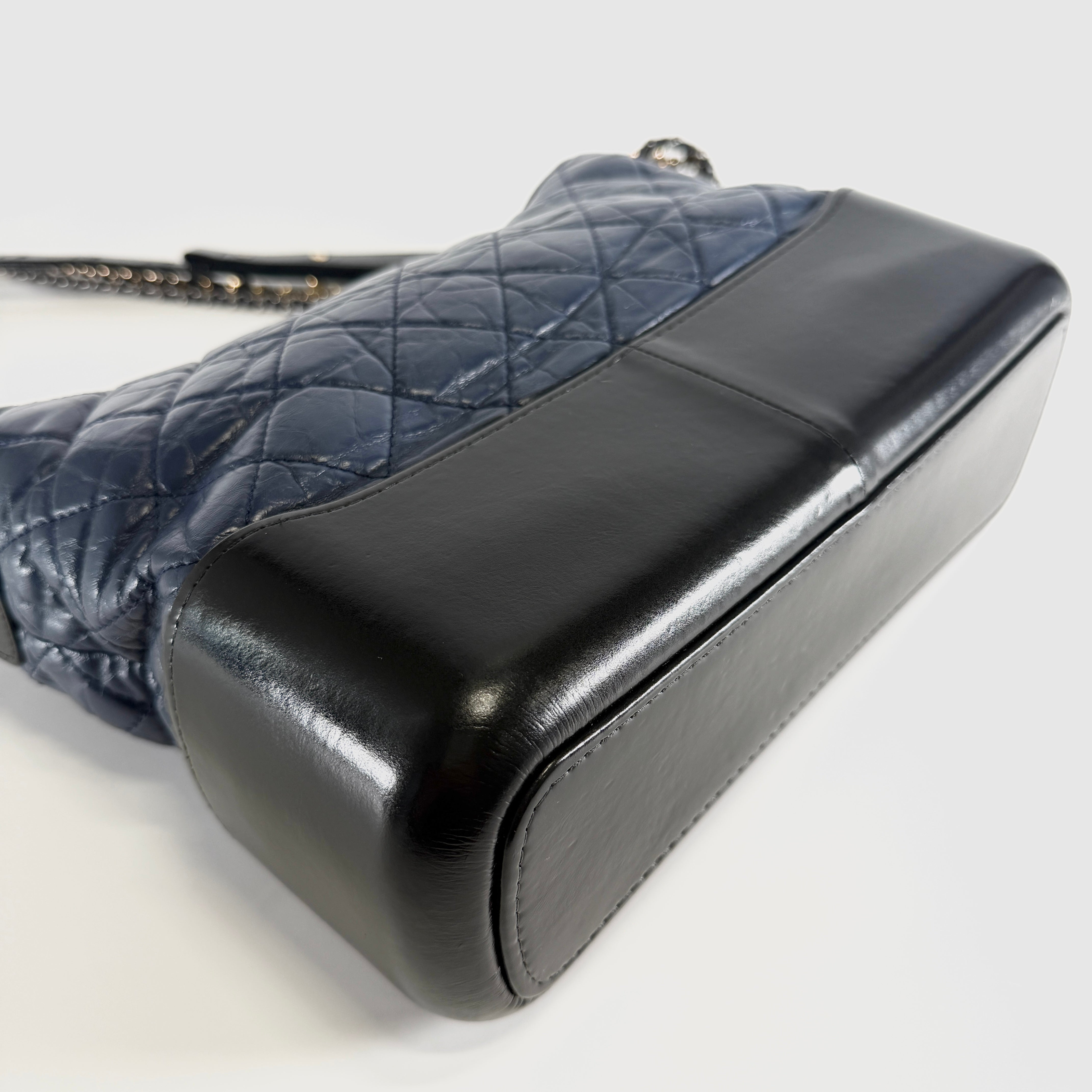 2605 secondhand CHANEL Gabriel calf Chain Shoulder Bag blue × black gold Silver metal fittings 24180407 24