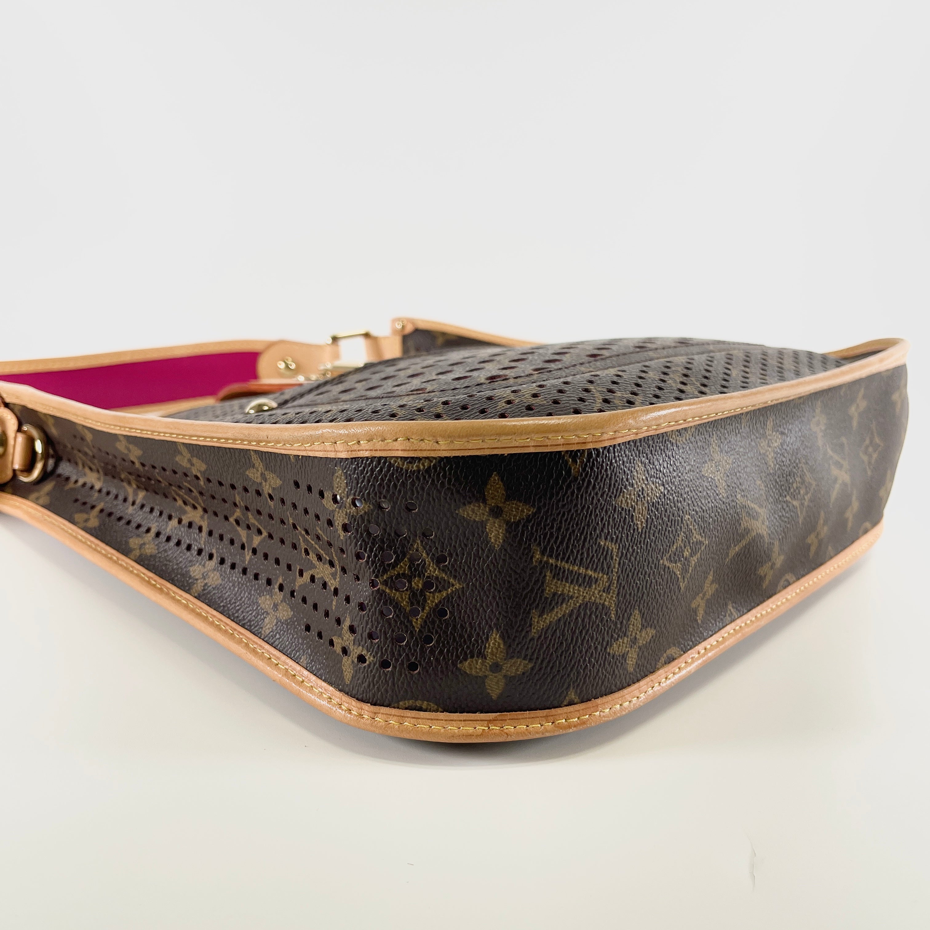 2606 secondhand LV bag Musette M95172/DK0036/ Monogram Perfo