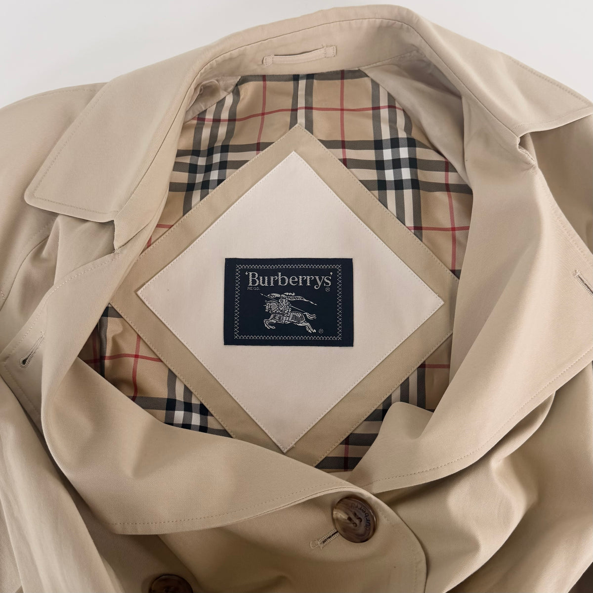 2606 secondhand BURBERRY coat beige