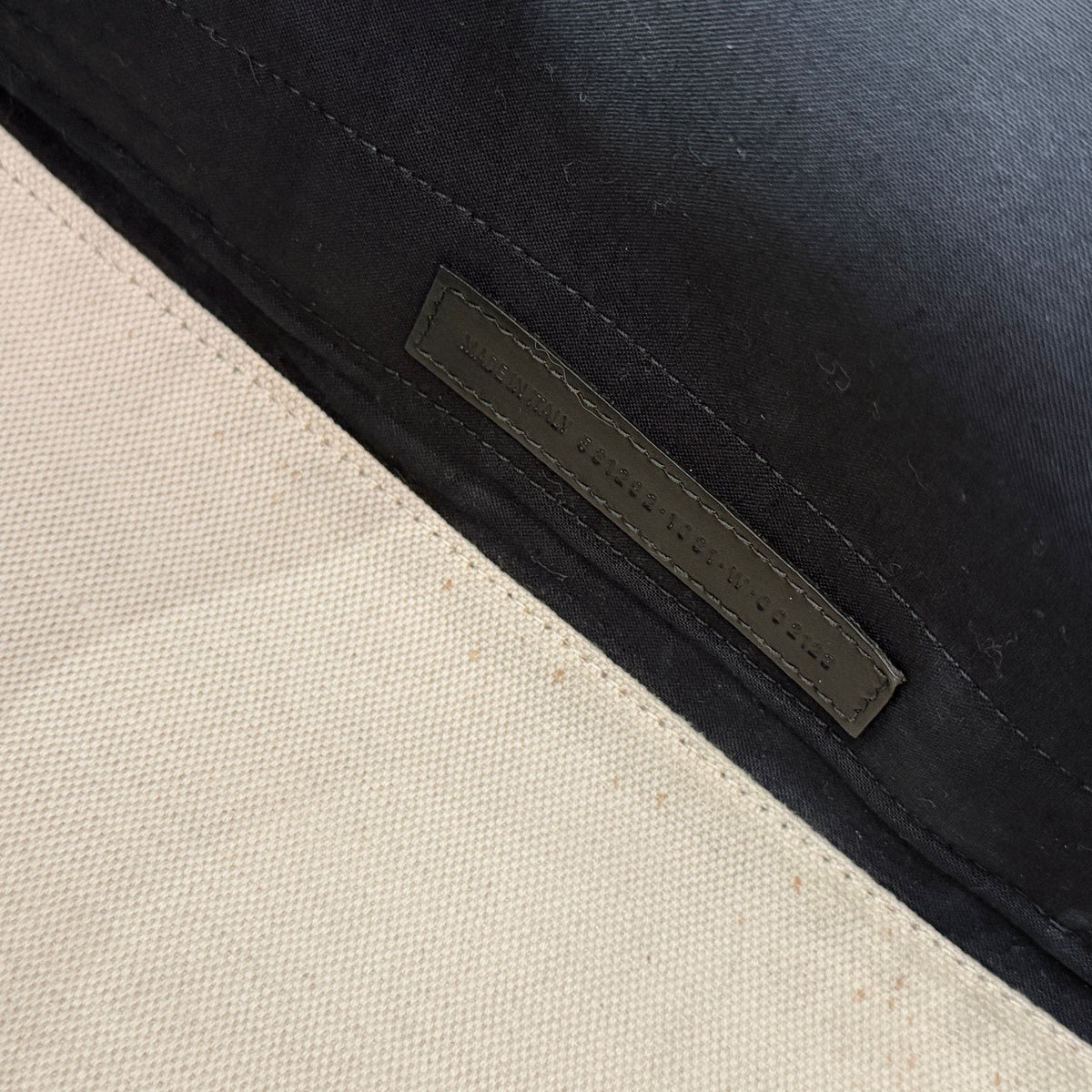 2607 secondhand BALENCIAGA Navy Cabas M Tote Bag
