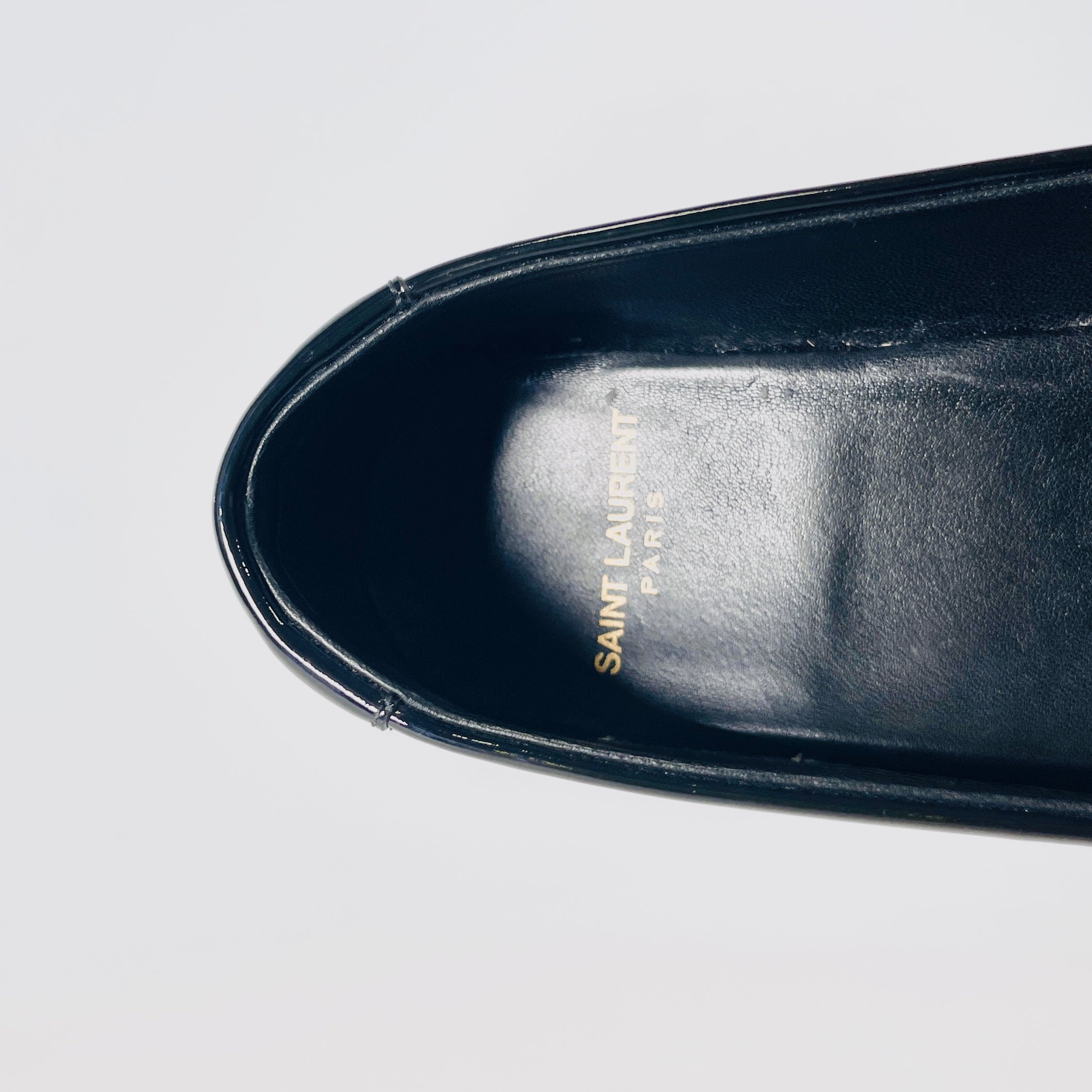 2604 secondhand SAINTLAURENT Saint Laurent Paris Patent Leather Loafers 39 Women's black × white fur insole Dirt ? Galle