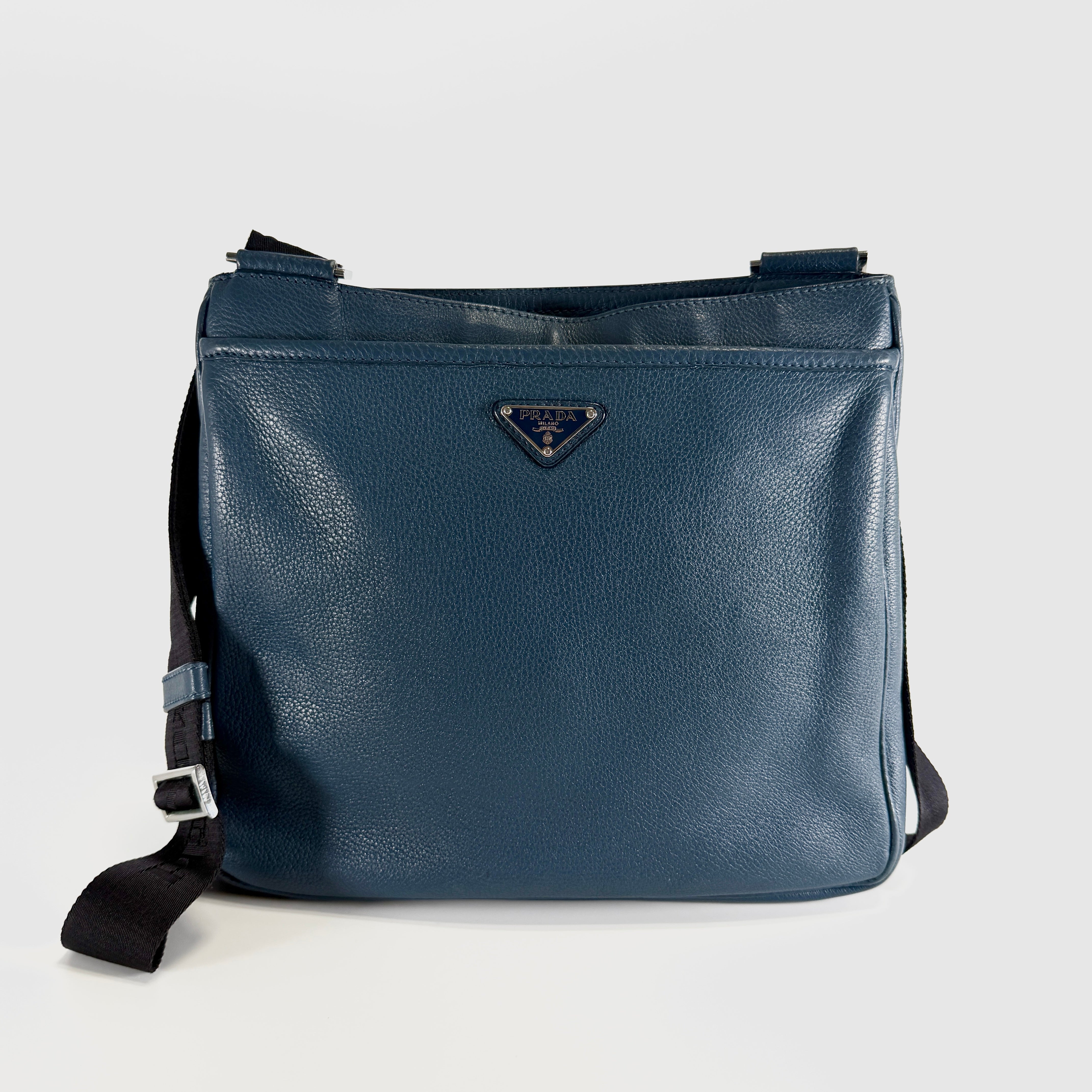 2607 secondhand PRADA Shoulder bag