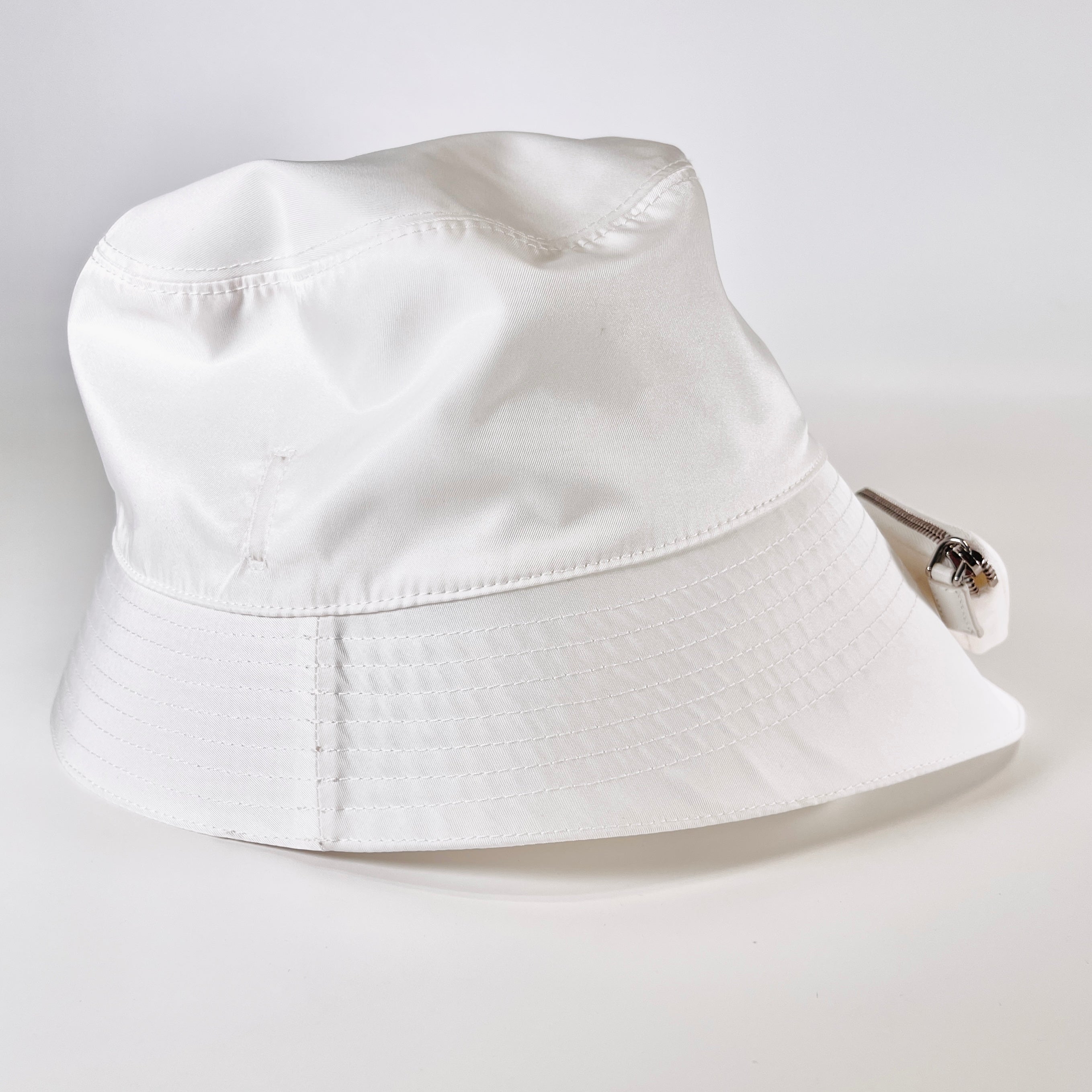 2603 secondhand PRADA cap / hat