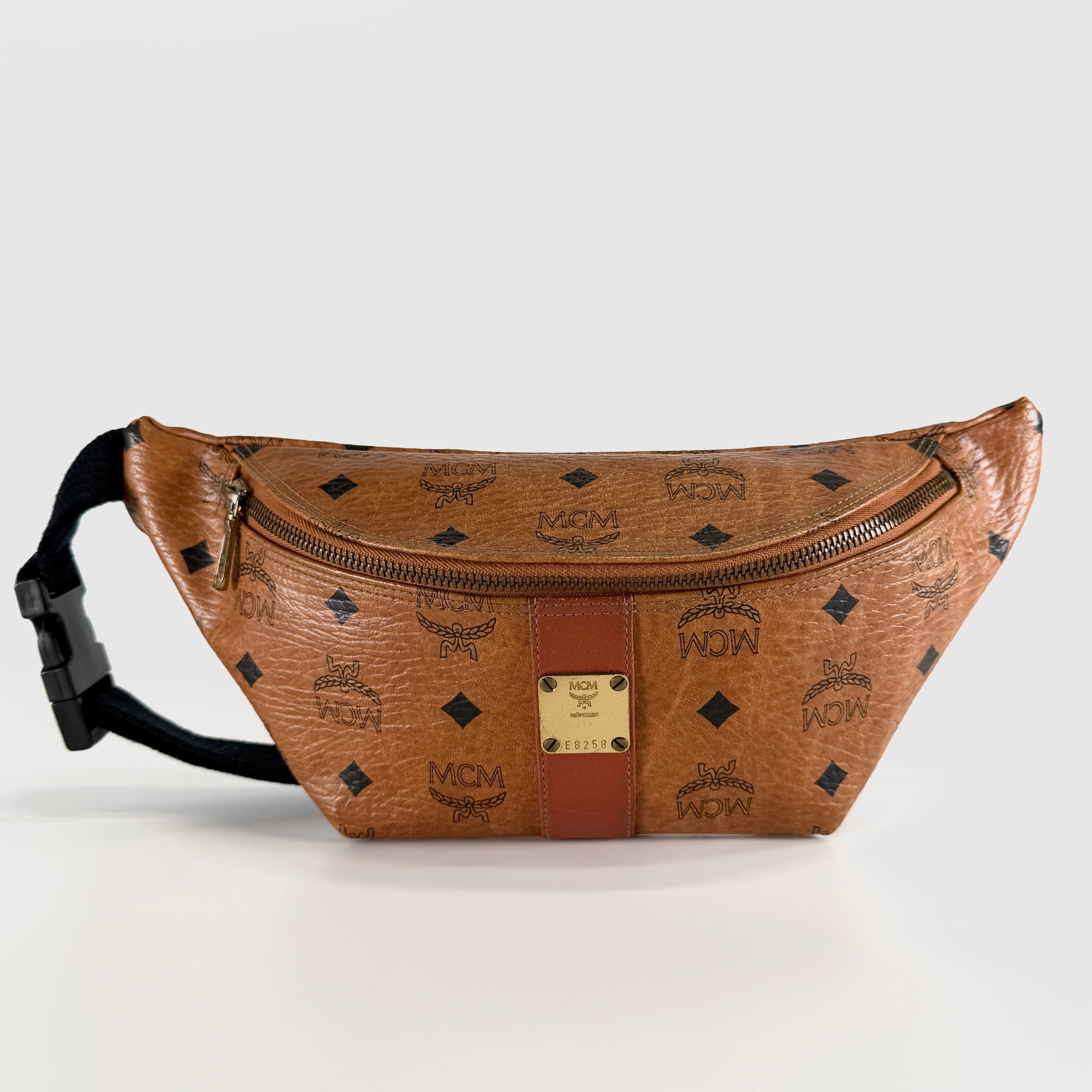 2607 secondhand MCM Waist pouch