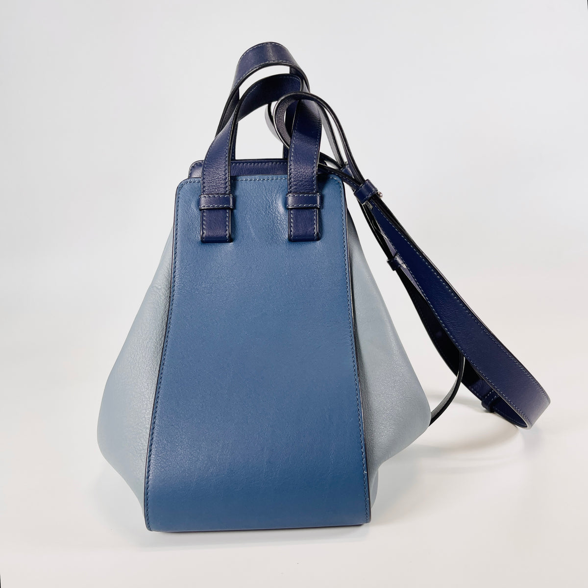 2608 Secondhand Loewe hammock bag