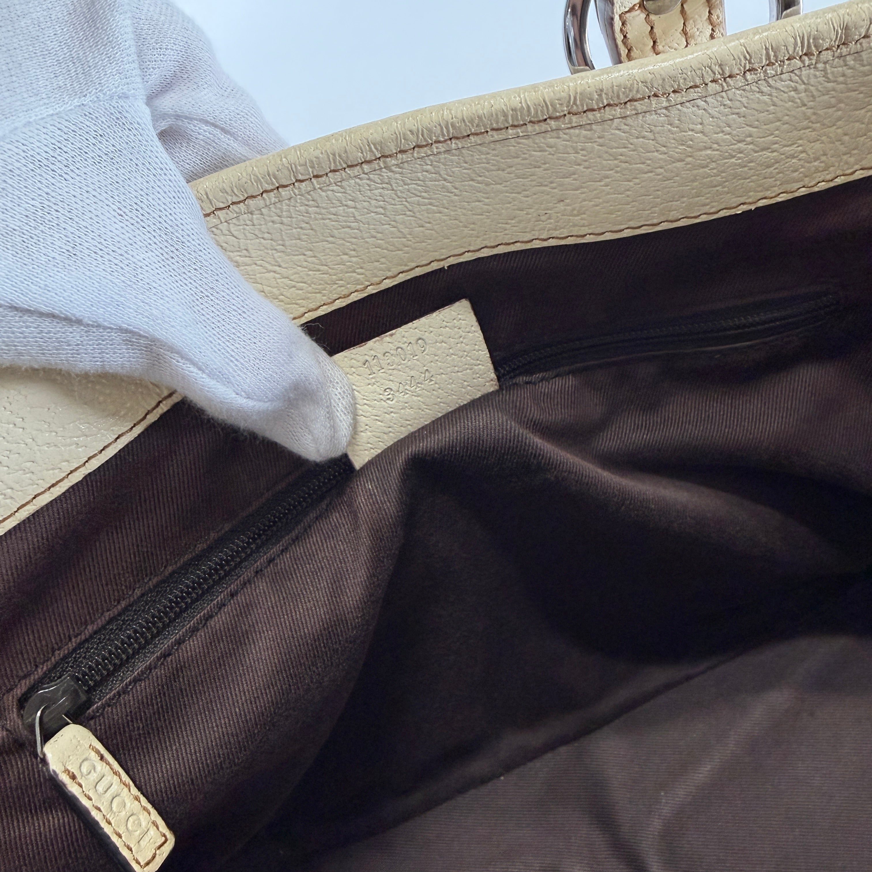 2606 secondhand GUCCI GG canvas hand bag