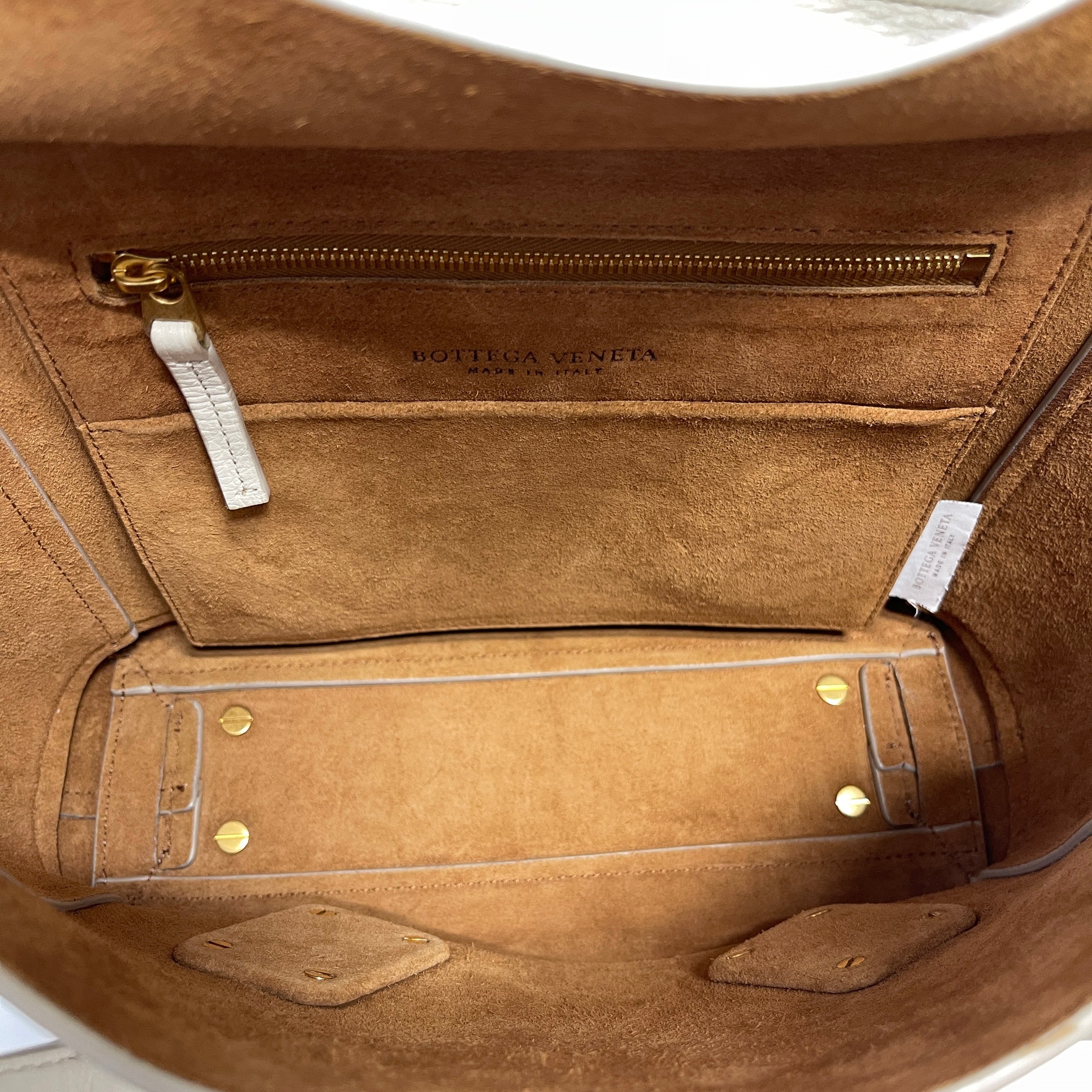 2605 secondhand BOTTEGAVENETA The Arco Large leather Shoulder bag white