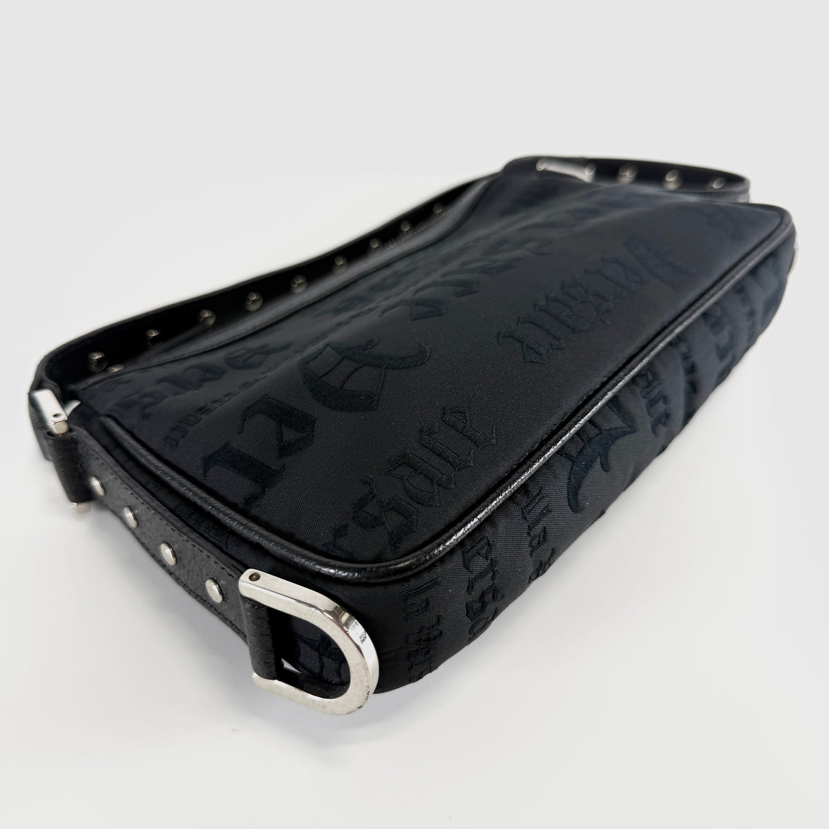 2606 secondhand VERSACE Semi shoulder black