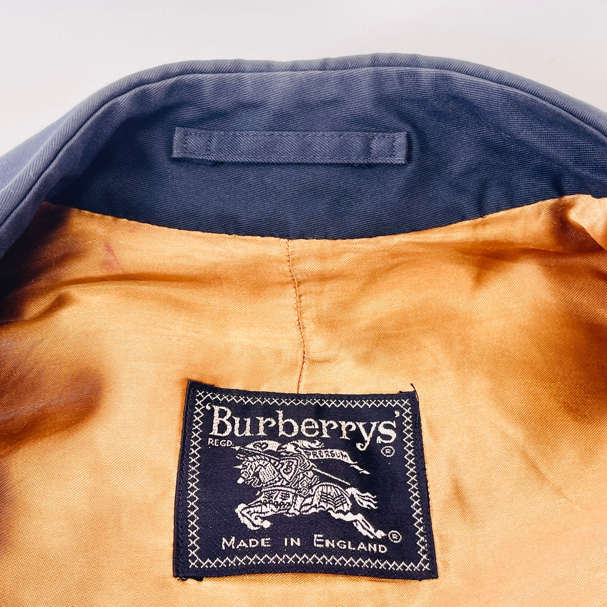 2606 secondhand BURBERRY coat
