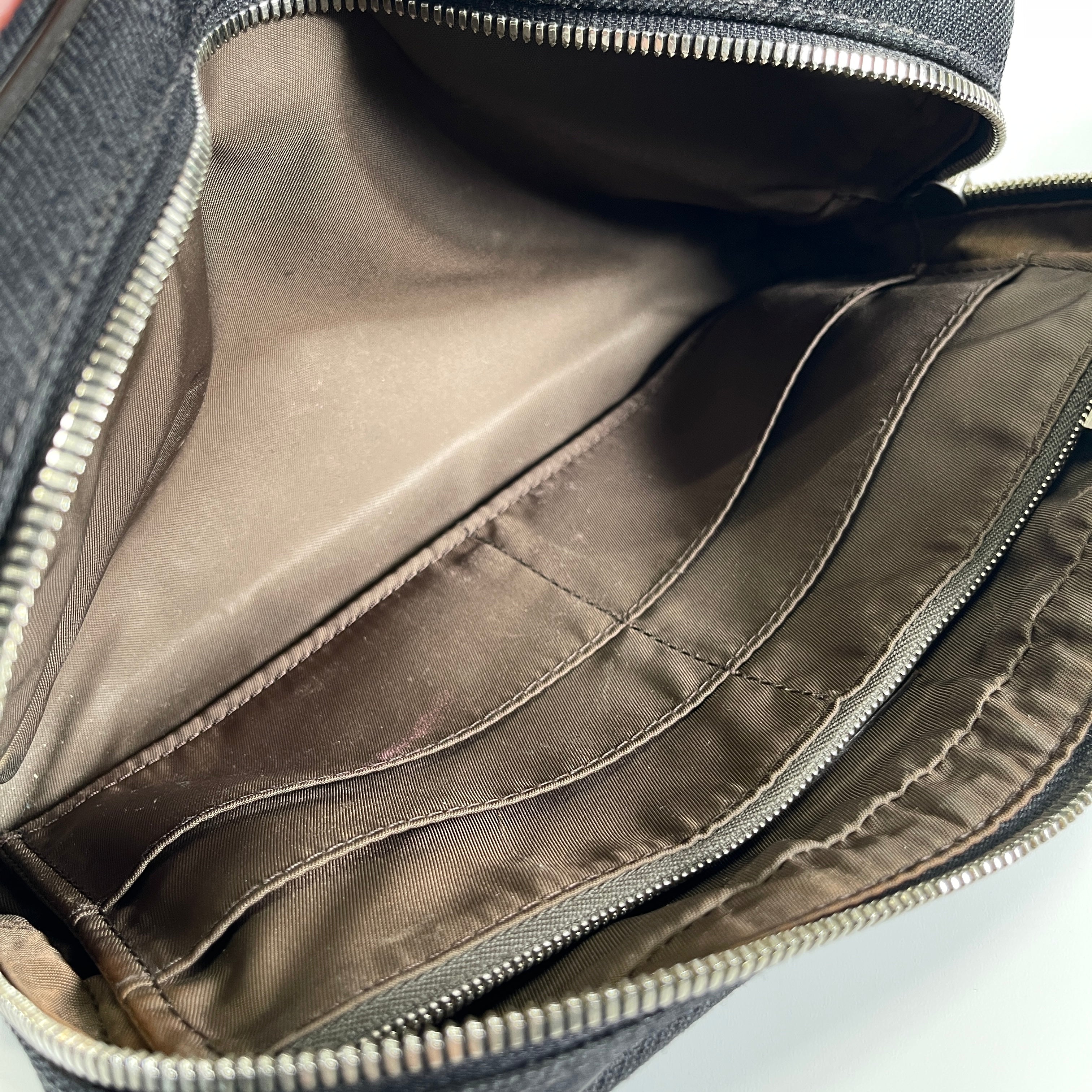 2606 secondhand LV Damier Jean Acrobatics